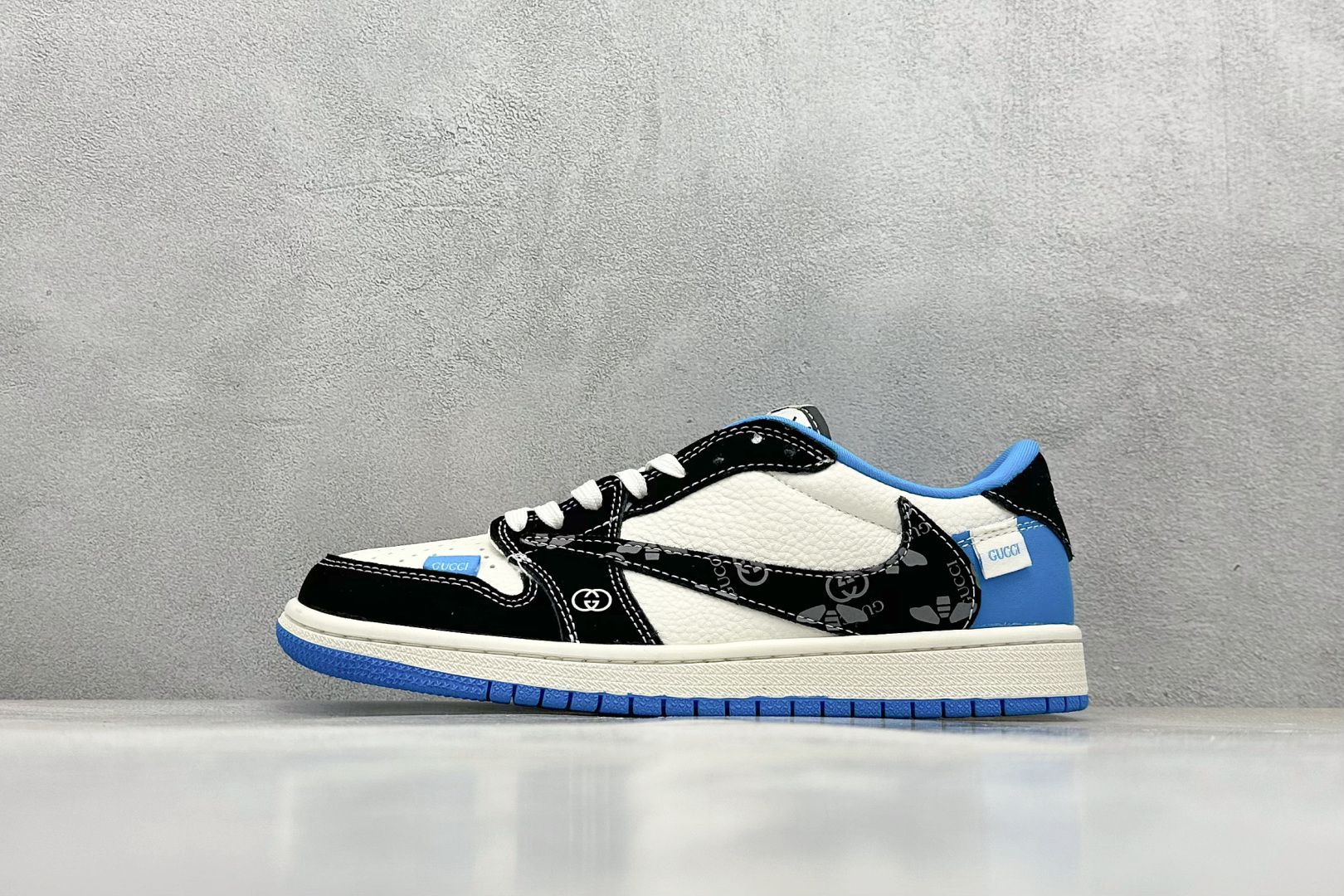 终端放店
XC版 Travis Scott x Fragment Design x Air Jorda