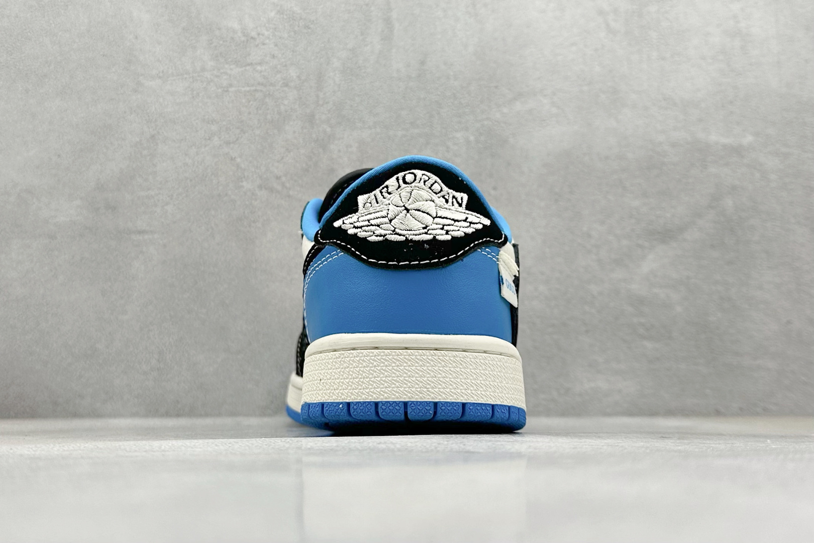 终端放店
XC版 Travis Scott x Fragment Design x Air Jorda