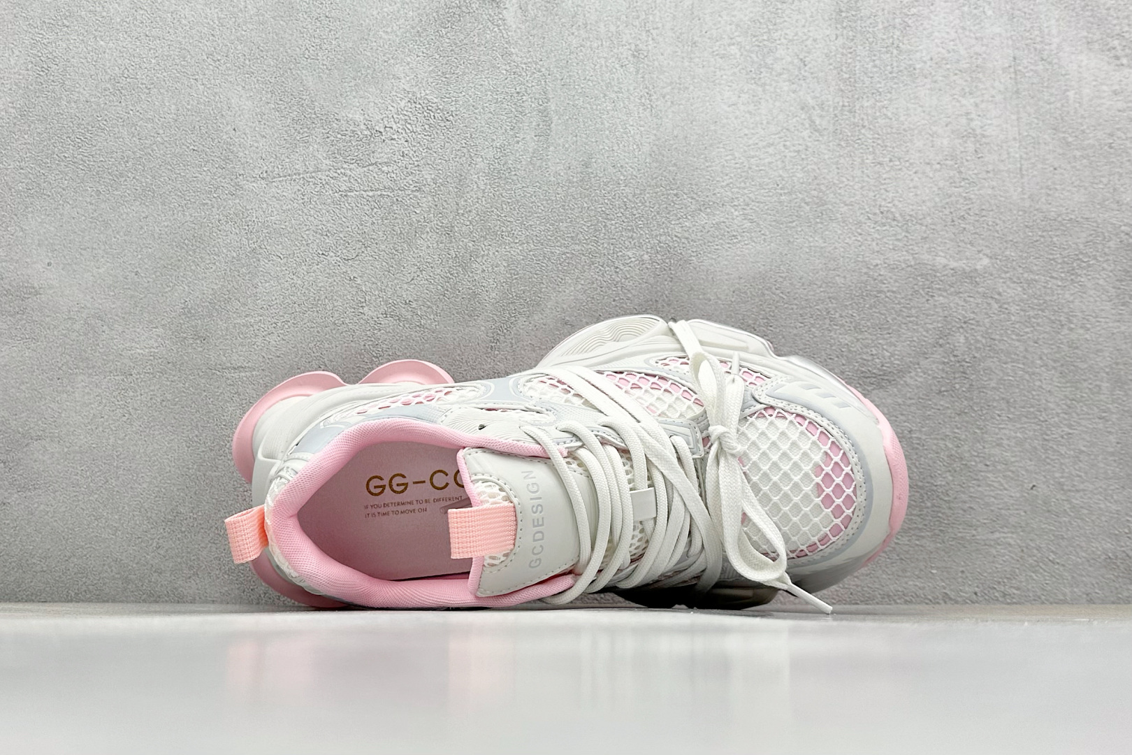  
新配色♾MAX广东大厂出品
2025赵露思，新晋潮流鞋靴品GGCC
GG-CC 林允同款 5CM厚底