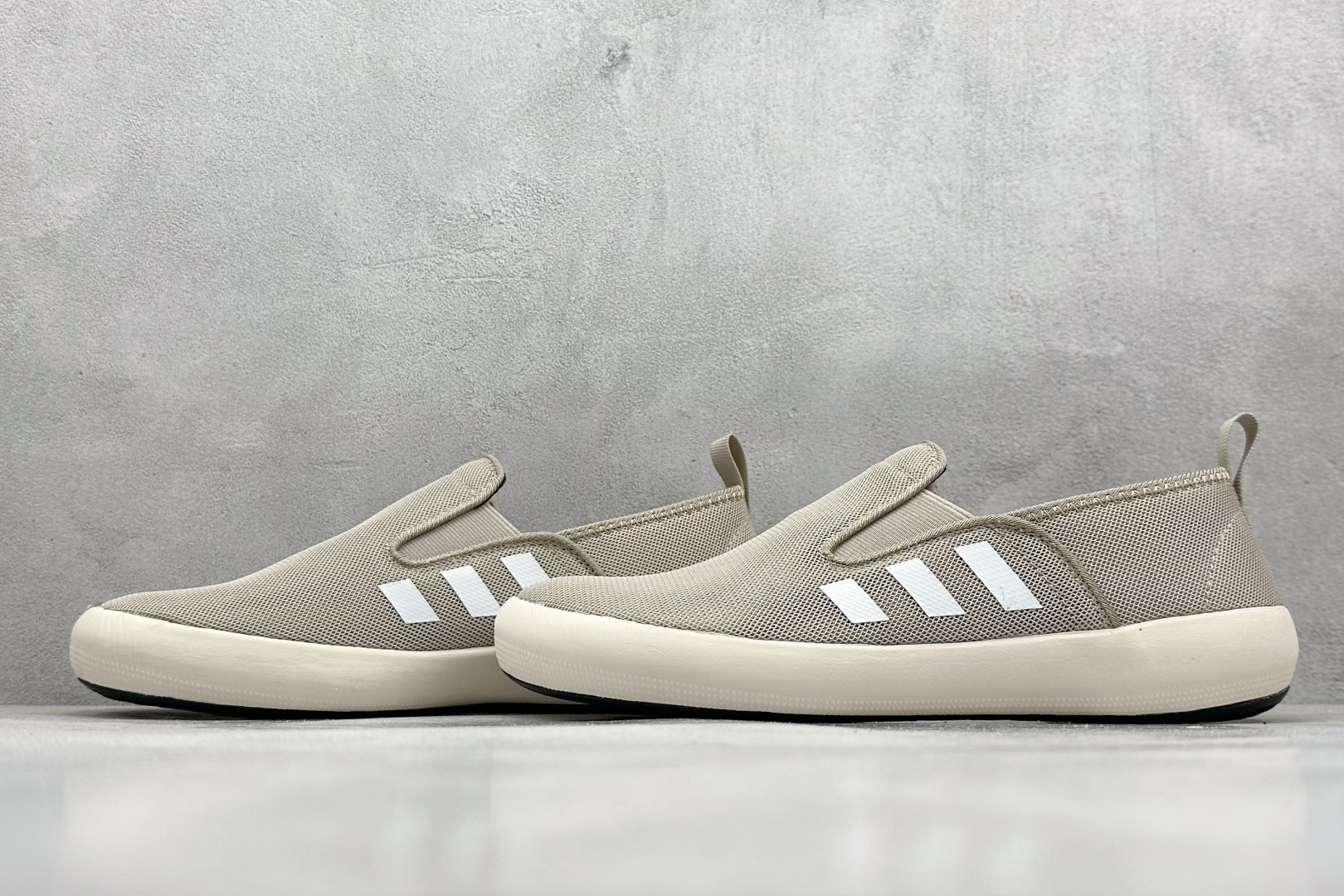  
AD TERREX  B SLIP-ON DLX
一脚蹬 网面透气 休闲百搭运动涉水鞋 

货号：I
