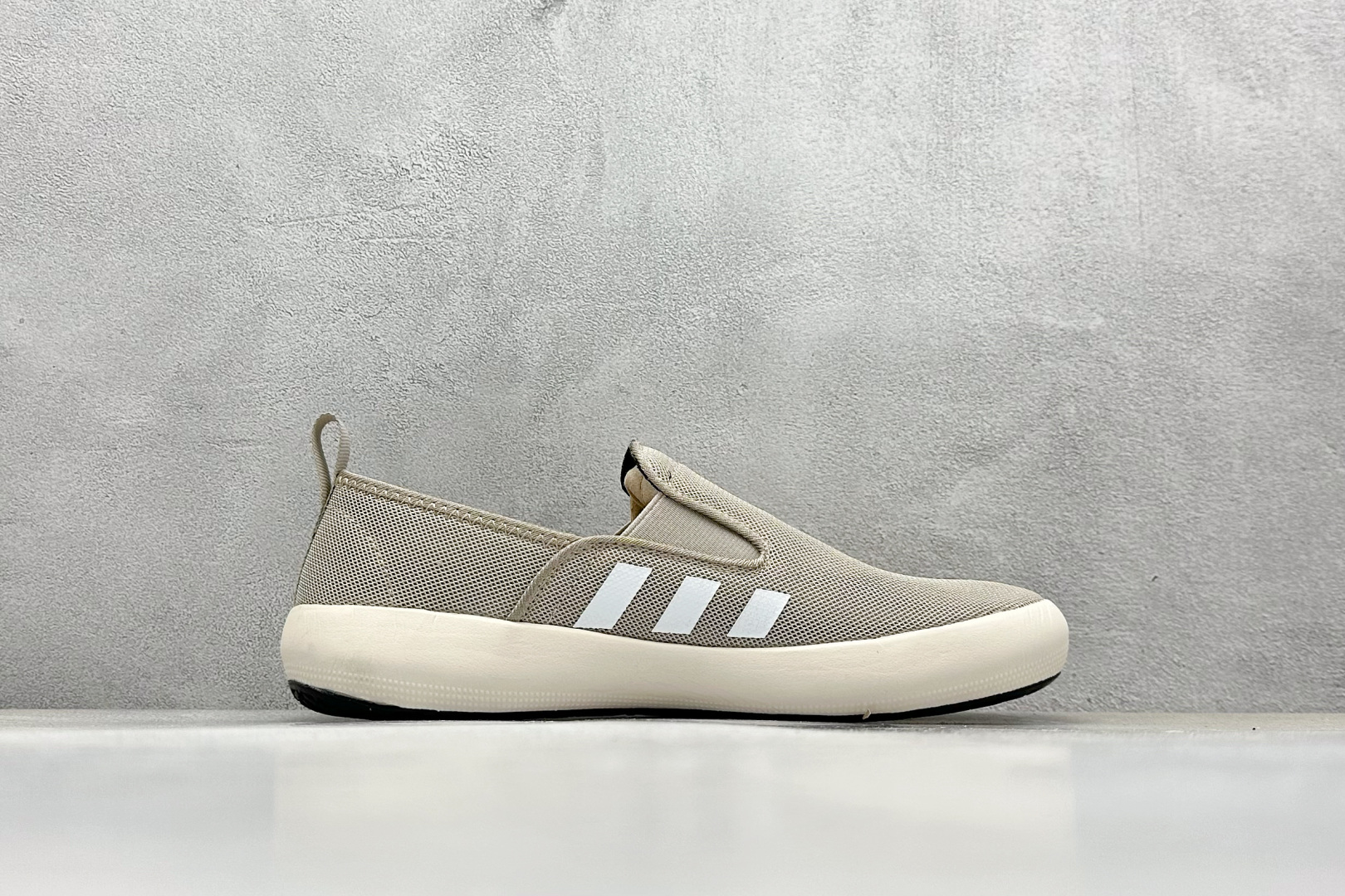  
AD TERREX  B SLIP-ON DLX
一脚蹬 网面透气 休闲百搭运动涉水鞋 

货号：I