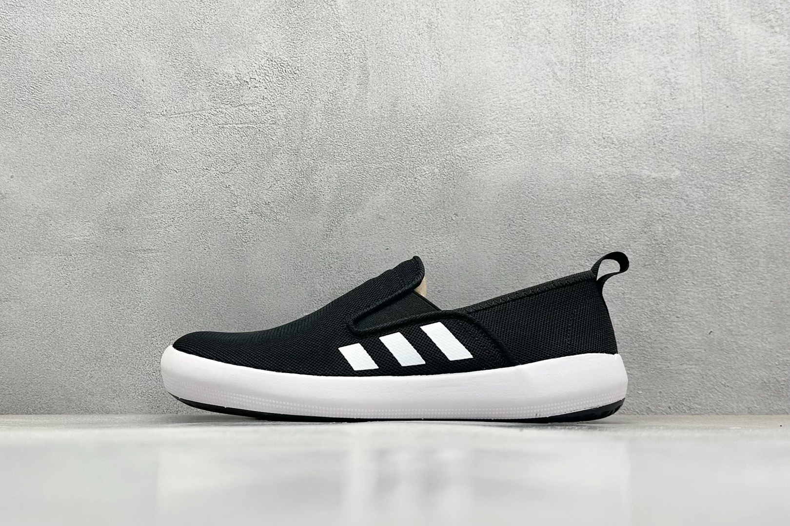  
AD TERREX  B SLIP-ON DLX
一脚蹬 网面透气 休闲百搭运动涉水鞋 

货号：H