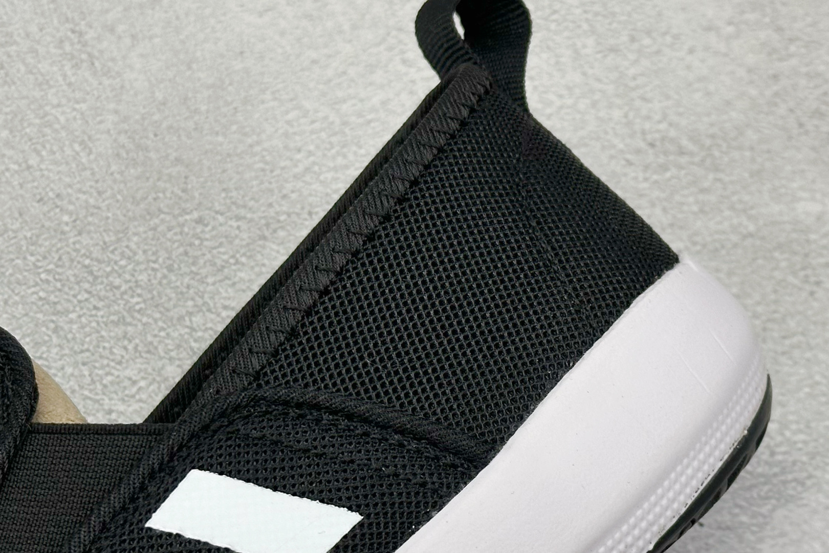  
AD TERREX  B SLIP-ON DLX
一脚蹬 网面透气 休闲百搭运动涉水鞋 

货号：H