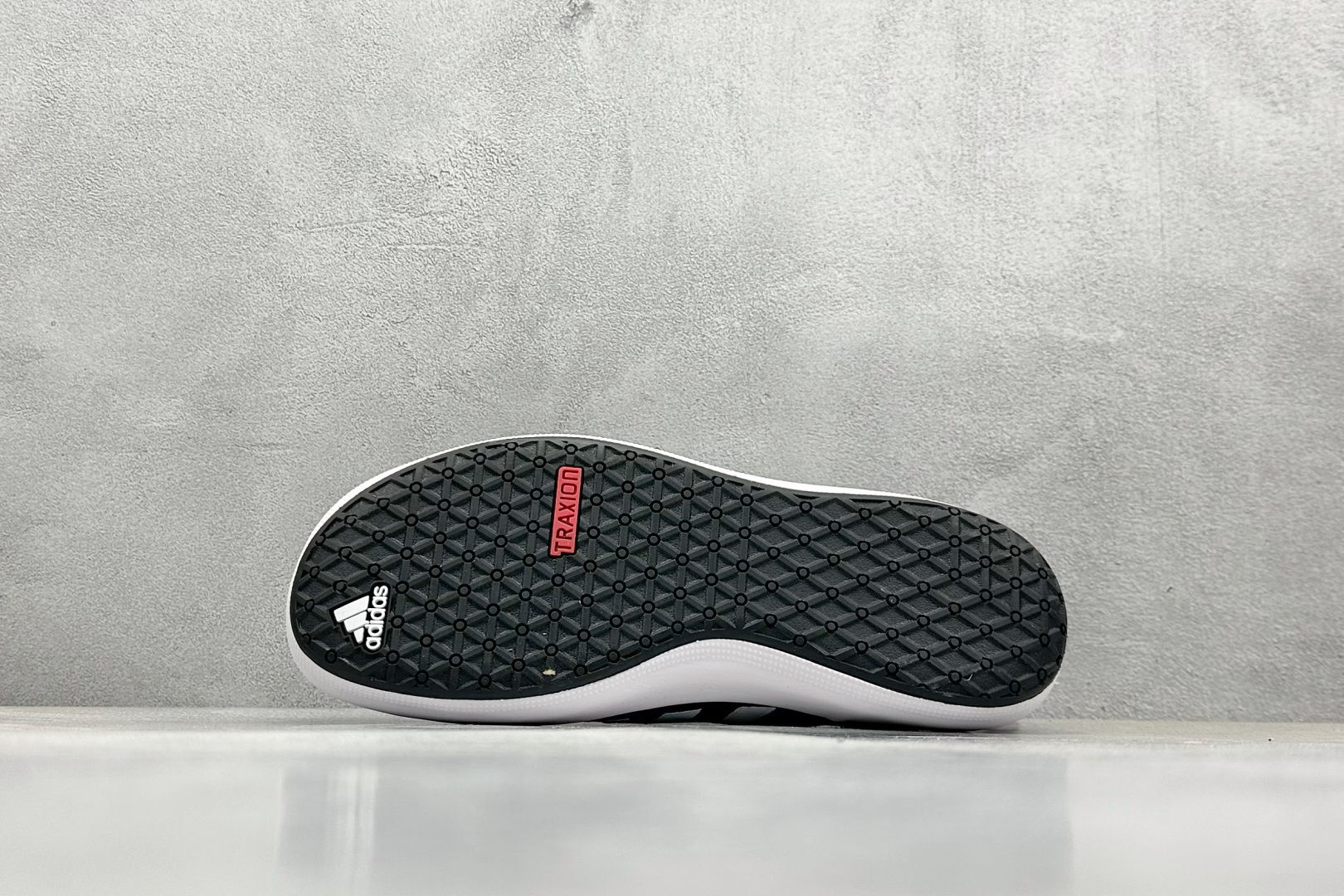  
AD TERREX  B SLIP-ON DLX
一脚蹬 网面透气 休闲百搭运动涉水鞋 

货号：H