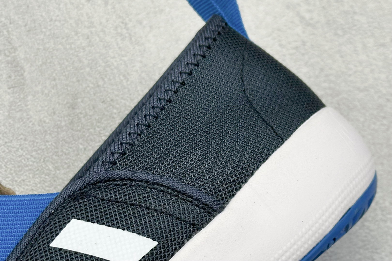  
AD TERREX  B SLIP-ON DLX
一脚蹬 网面透气 休闲百搭运动涉水鞋 

货号：I