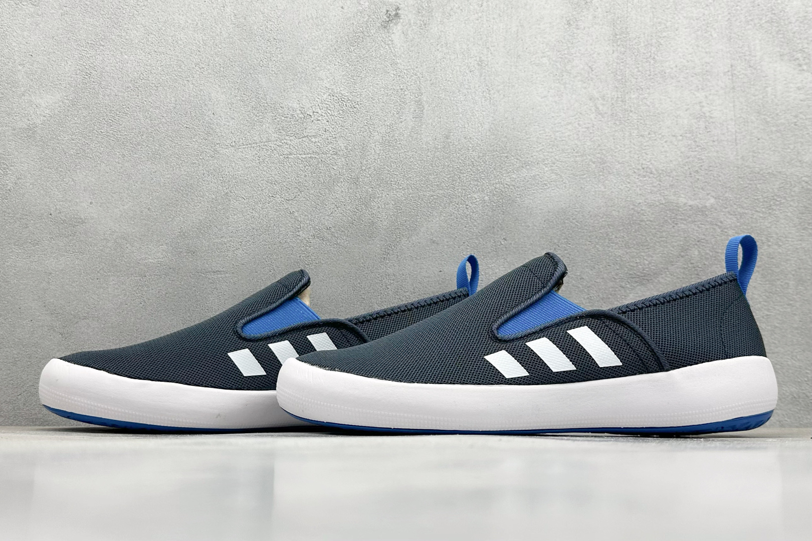  
AD TERREX  B SLIP-ON DLX
一脚蹬 网面透气 休闲百搭运动涉水鞋 

货号：I