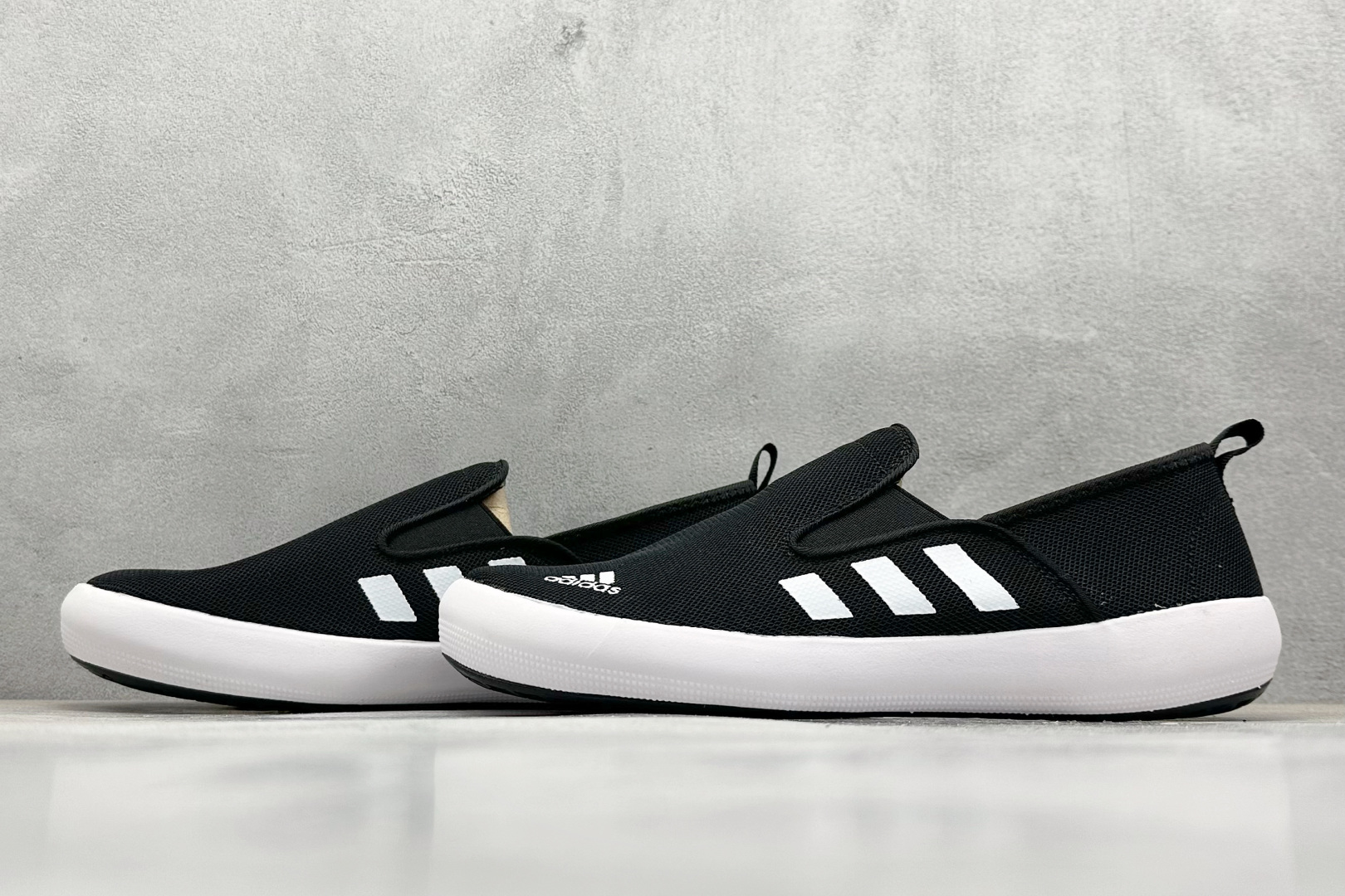 
AD TERREX  B SLIP-ON DLX
一脚蹬 网面透气 休闲百搭运动涉水鞋 

货号：G