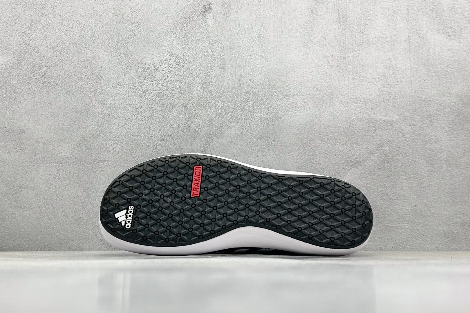  
AD TERREX  B SLIP-ON DLX
一脚蹬 网面透气 休闲百搭运动涉水鞋 

货号：G
