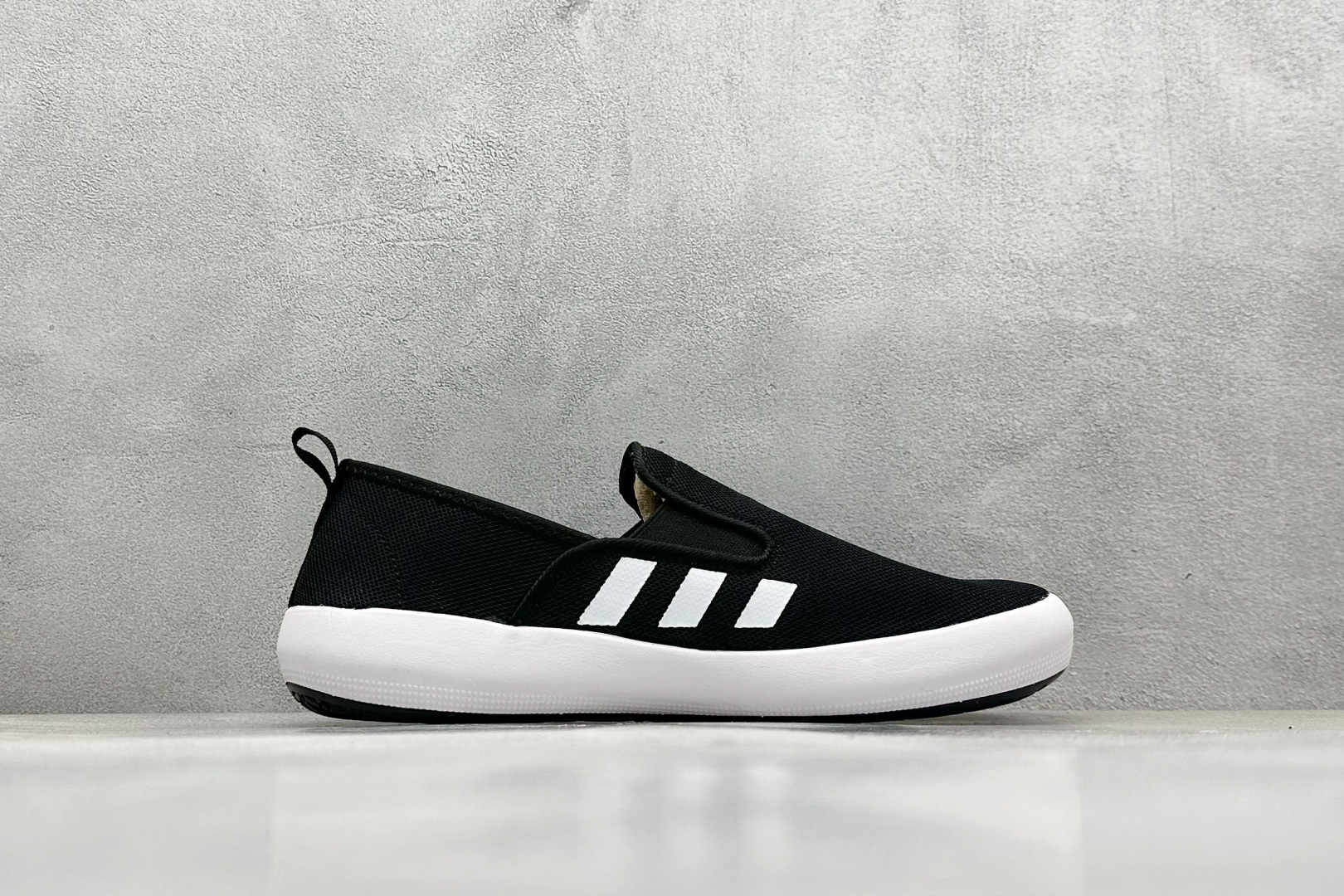  
AD TERREX  B SLIP-ON DLX
一脚蹬 网面透气 休闲百搭运动涉水鞋 

货号：G