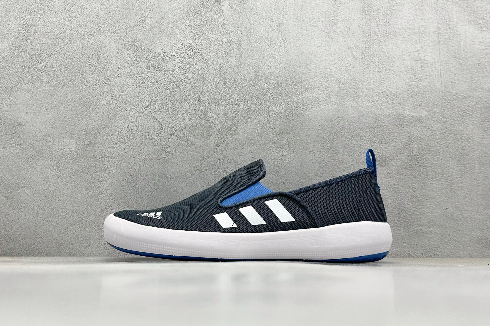  
AD TERREX  B SLIP-ON DLX
一脚蹬 网面透气 休闲百搭运动涉水鞋 

货号：A