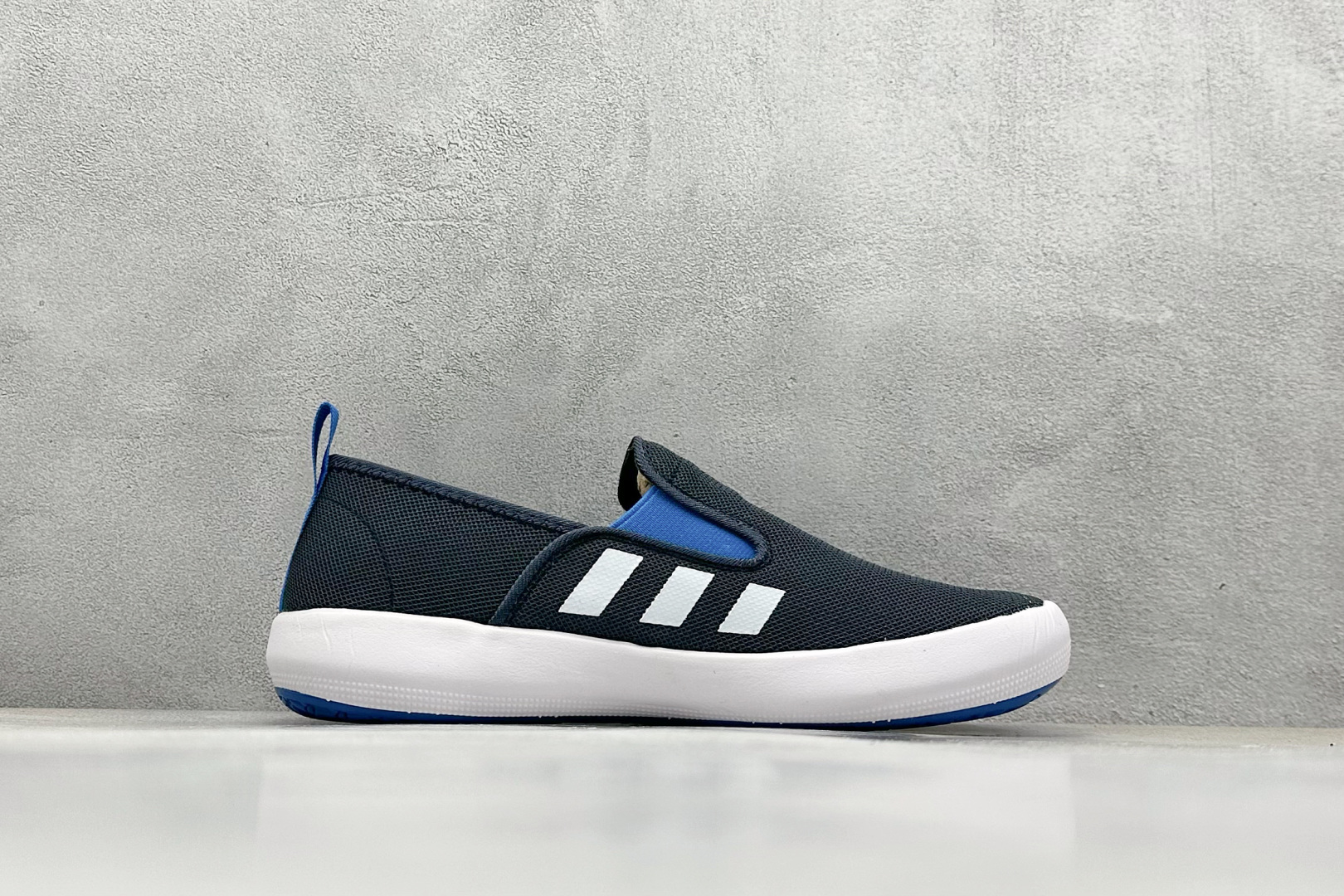  
AD TERREX  B SLIP-ON DLX
一脚蹬 网面透气 休闲百搭运动涉水鞋 

货号：A