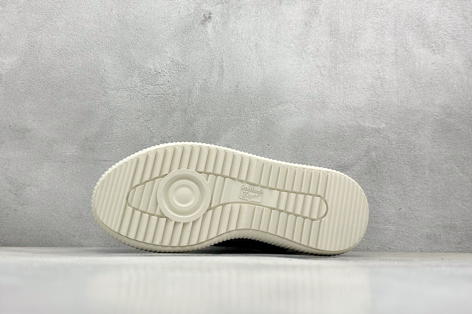  
Onitsuka Tiger鬼塚虎 Delecity 厚底运动 耐磨 低帮 生活休闲鞋 

货号：1