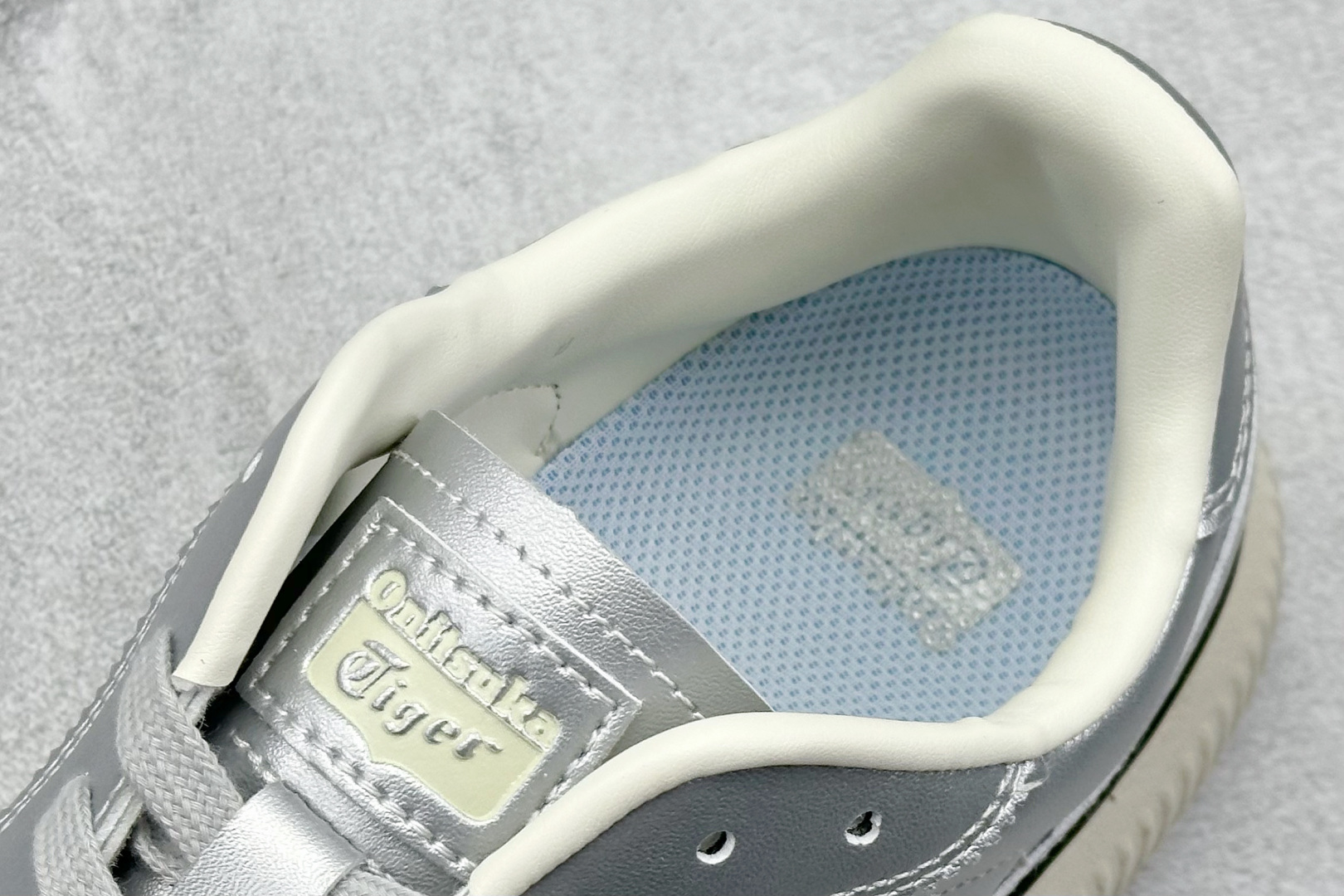  
Onitsuka Tiger鬼塚虎 Delecity 厚底运动 耐磨 低帮 生活休闲鞋 

货号：1