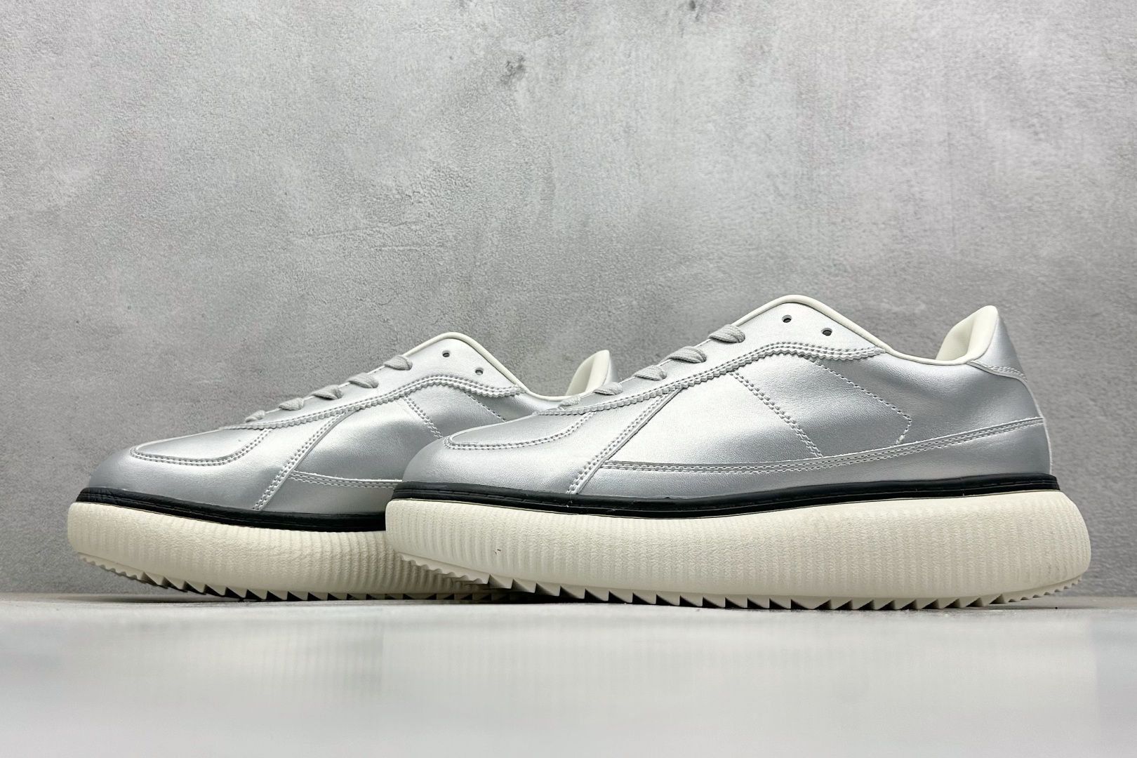  
Onitsuka Tiger鬼塚虎 Delecity 厚底运动 耐磨 低帮 生活休闲鞋 

货号：1