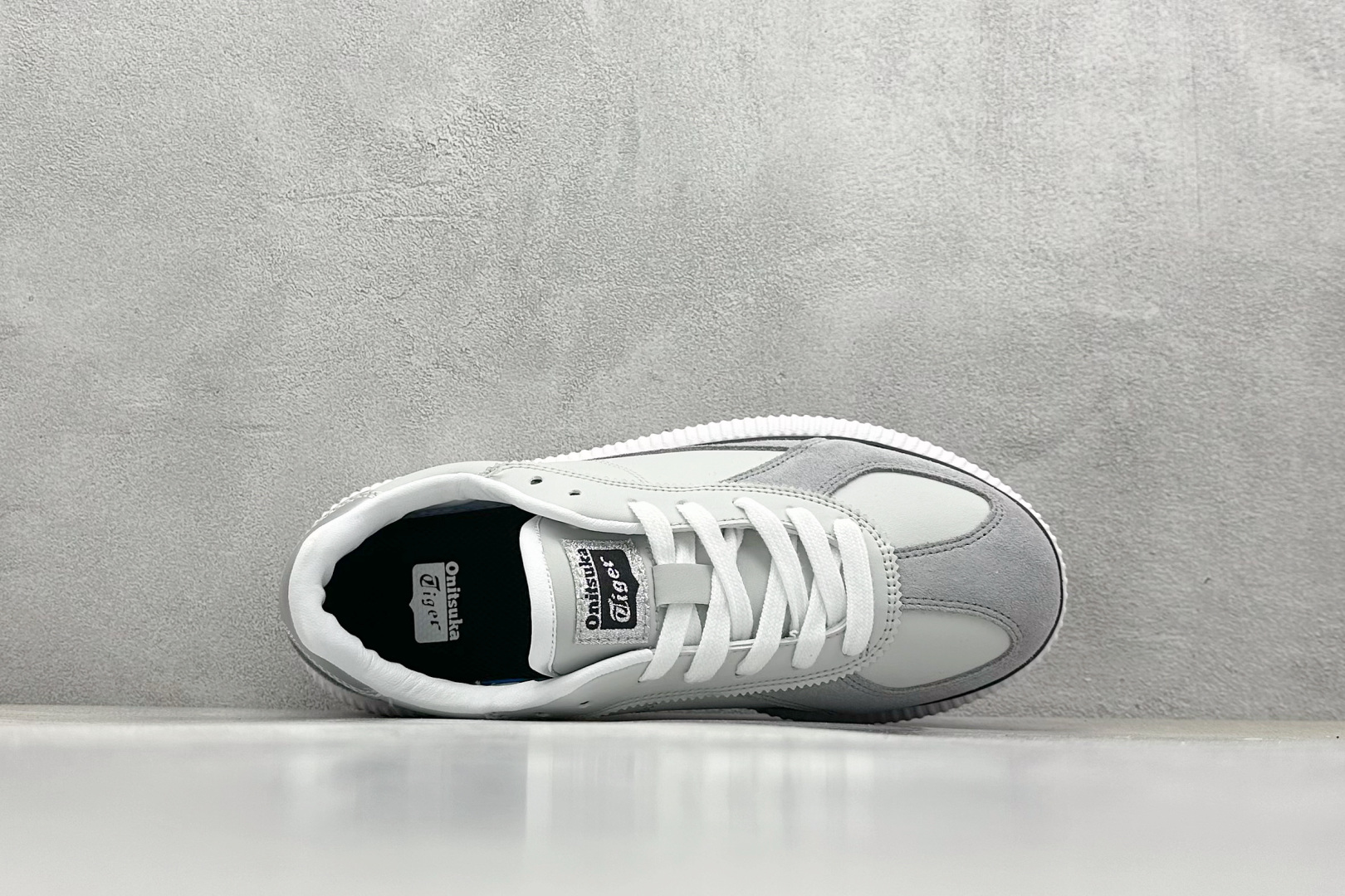  
Onitsuka Tiger鬼塚虎 Delecity 厚底运动 耐磨 低帮 生活休闲鞋 

货号：1