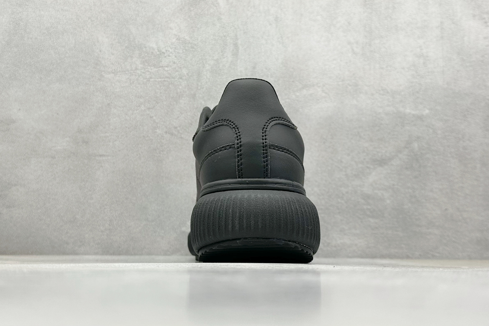  
Onitsuka Tiger鬼塚虎 Delecity 厚底运动 耐磨 低帮 生活休闲鞋 

货号：1