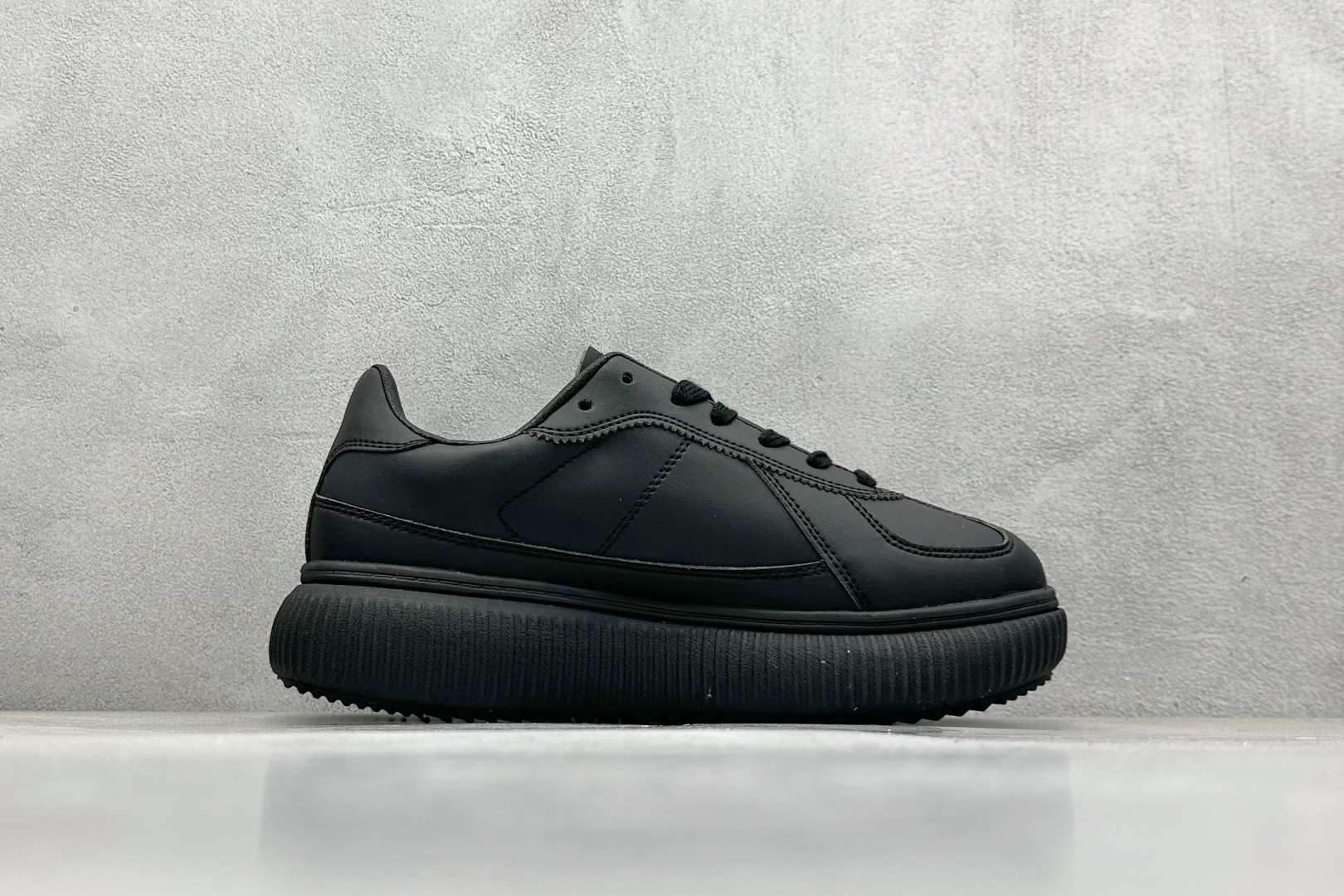  
Onitsuka Tiger鬼塚虎 Delecity 厚底运动 耐磨 低帮 生活休闲鞋 

货号：1