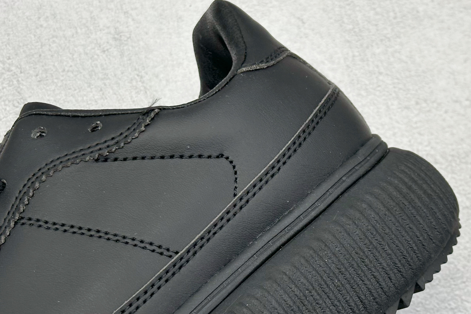  
Onitsuka Tiger鬼塚虎 Delecity 厚底运动 耐磨 低帮 生活休闲鞋 

货号：1