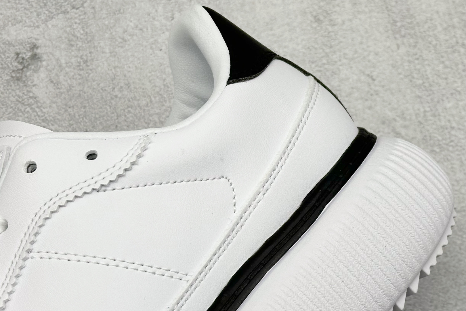  
Onitsuka Tiger鬼塚虎 Delecity 厚底运动 耐磨 低帮 生活休闲鞋 

货号：1