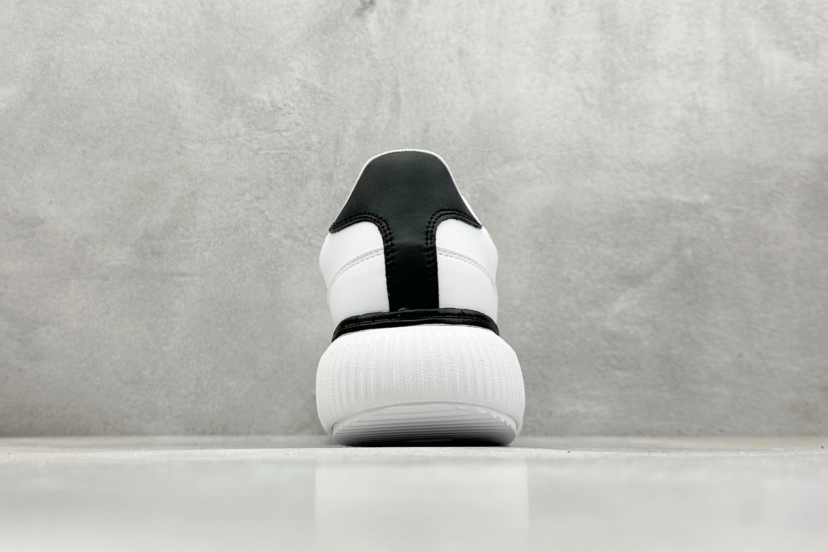  
Onitsuka Tiger鬼塚虎 Delecity 厚底运动 耐磨 低帮 生活休闲鞋 

货号：1