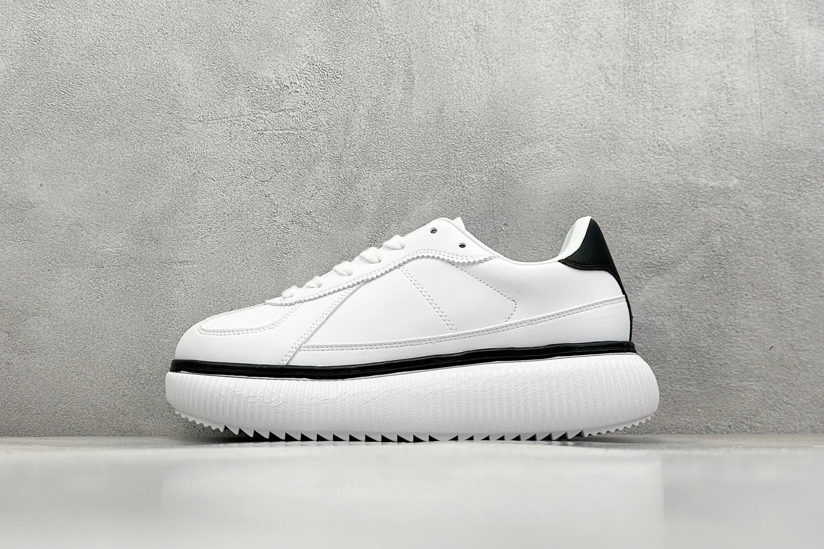  
Onitsuka Tiger鬼塚虎 Delecity 厚底运动 耐磨 低帮 生活休闲鞋 

货号：1