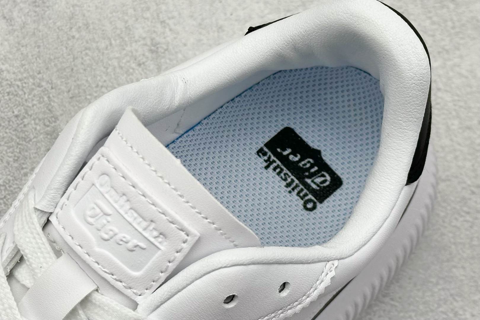  
Onitsuka Tiger鬼塚虎 Delecity 厚底运动 耐磨 低帮 生活休闲鞋 

货号：1