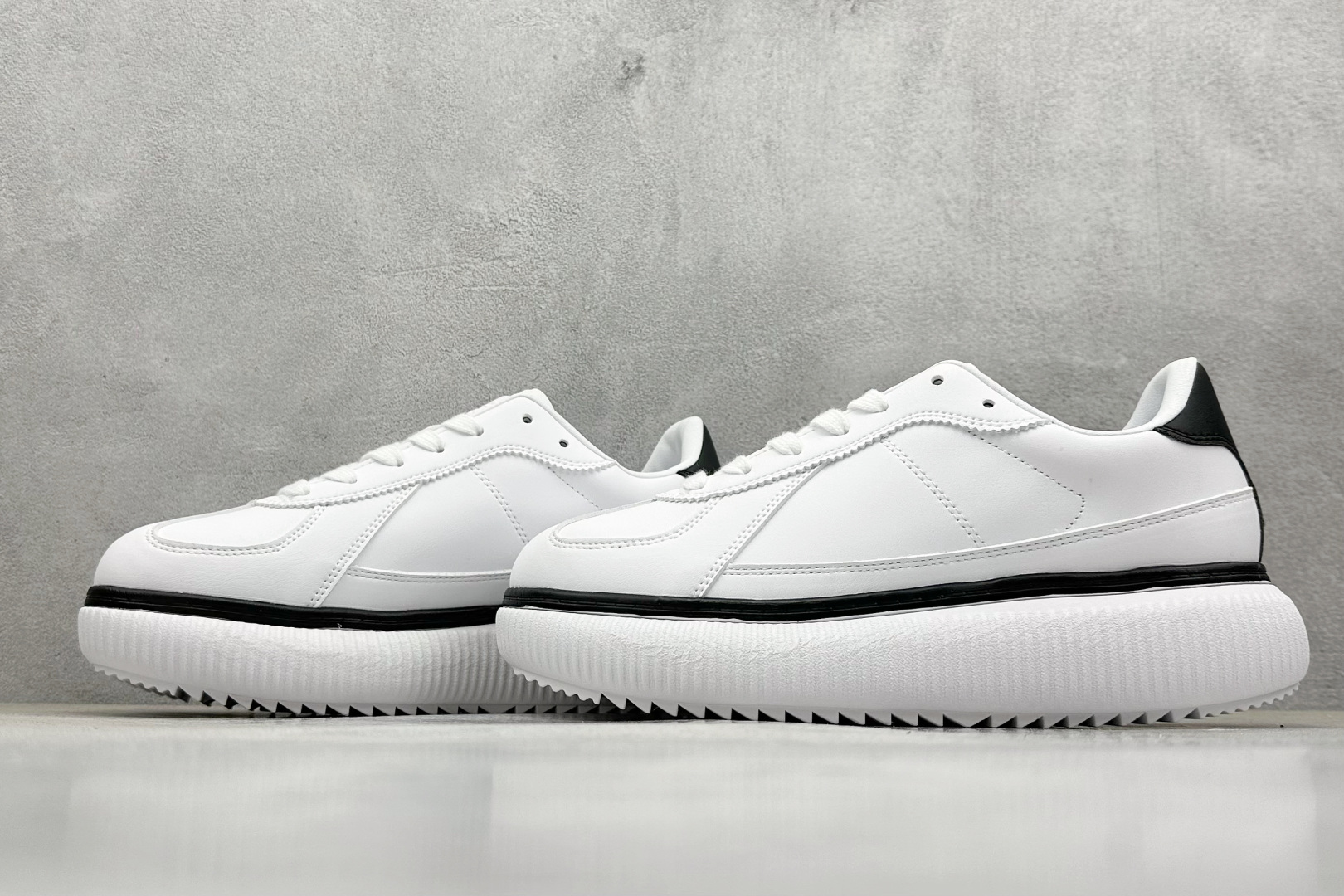  
Onitsuka Tiger鬼塚虎 Delecity 厚底运动 耐磨 低帮 生活休闲鞋 

货号：1