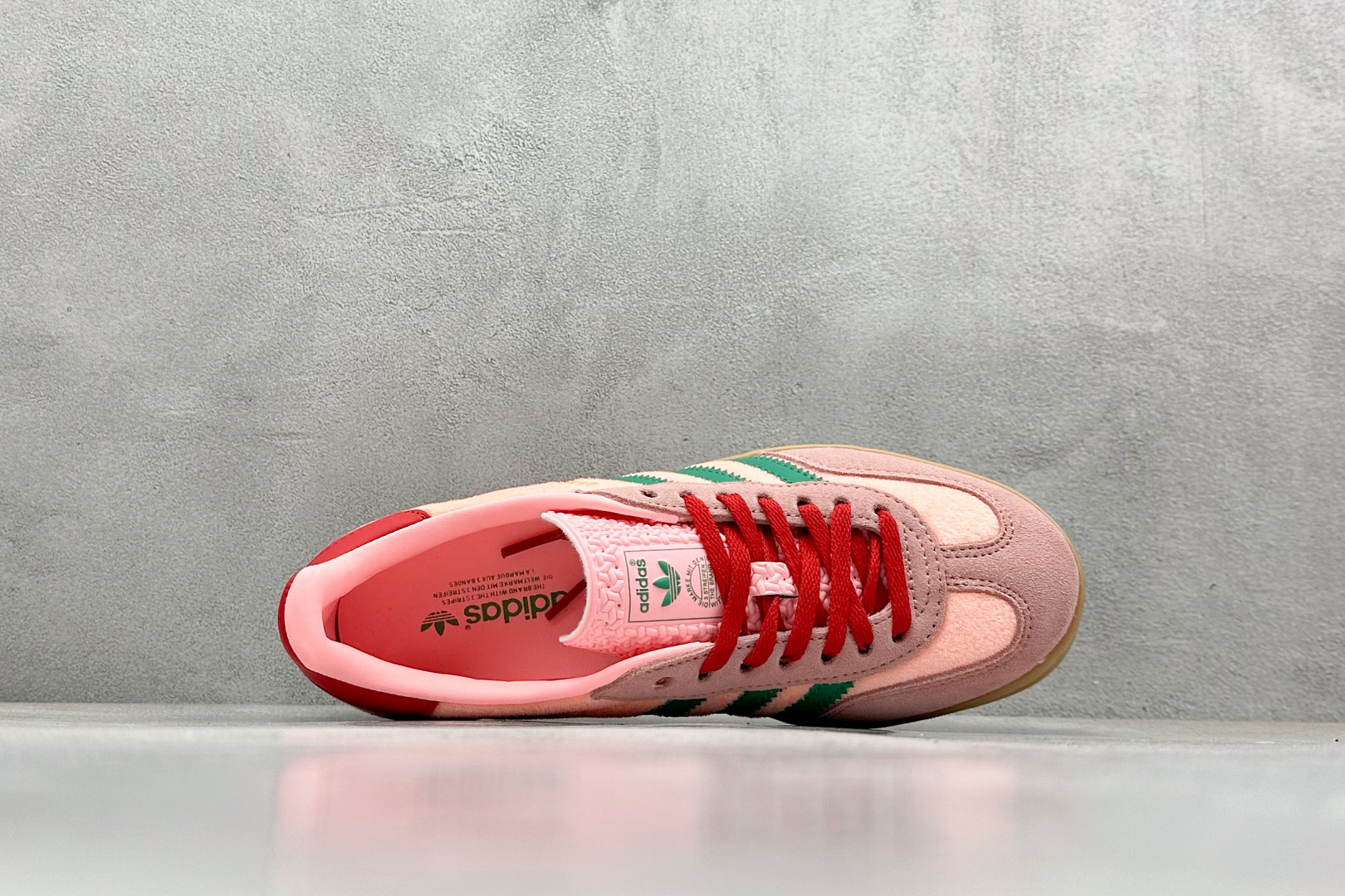  
K版 AD Originals Gazelle Indoor 绒面粉绿
三叶草复古休闲运动板鞋 
鞋