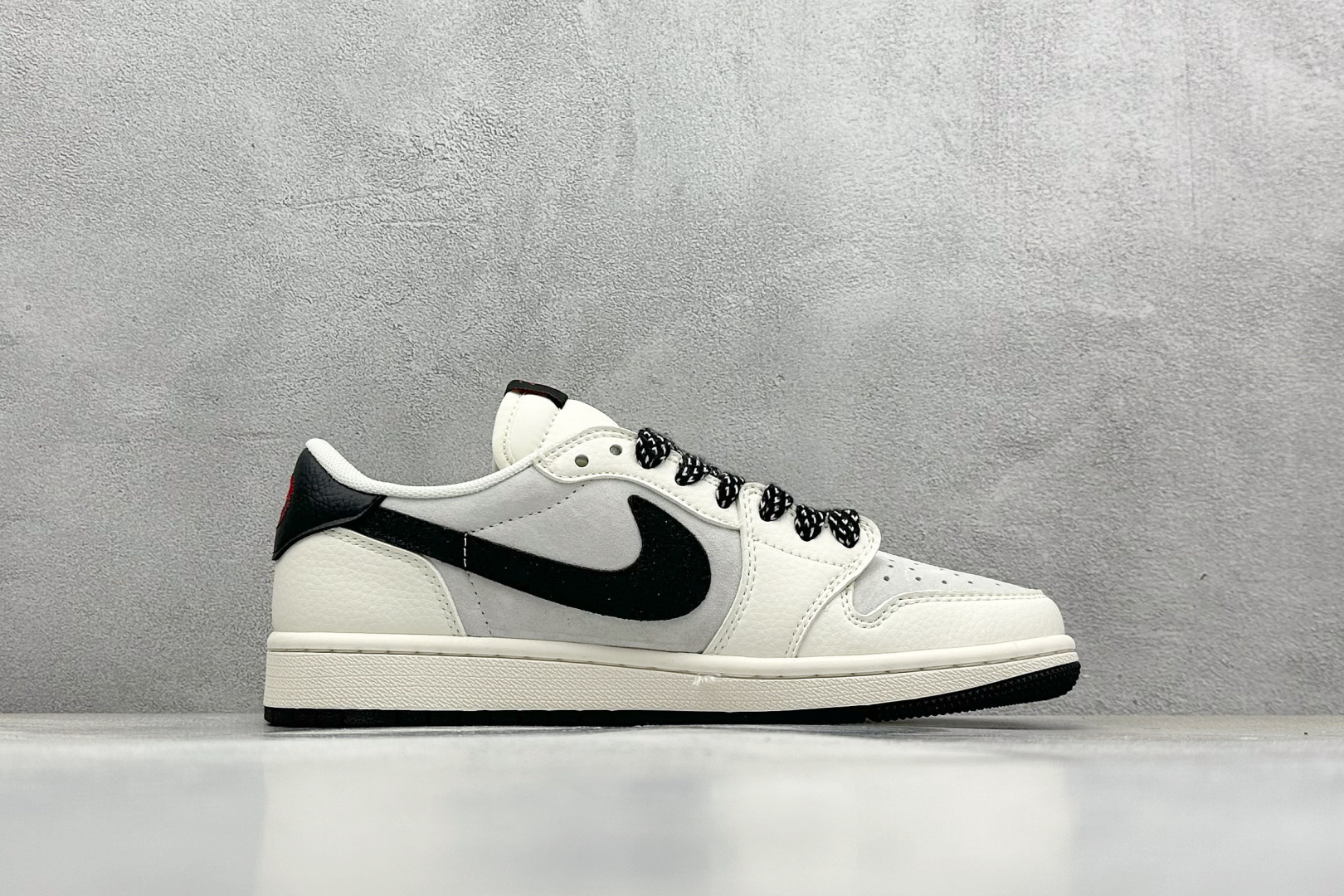 Travis Scott x Nike Air Jordan 1 Low x Stussy
Air