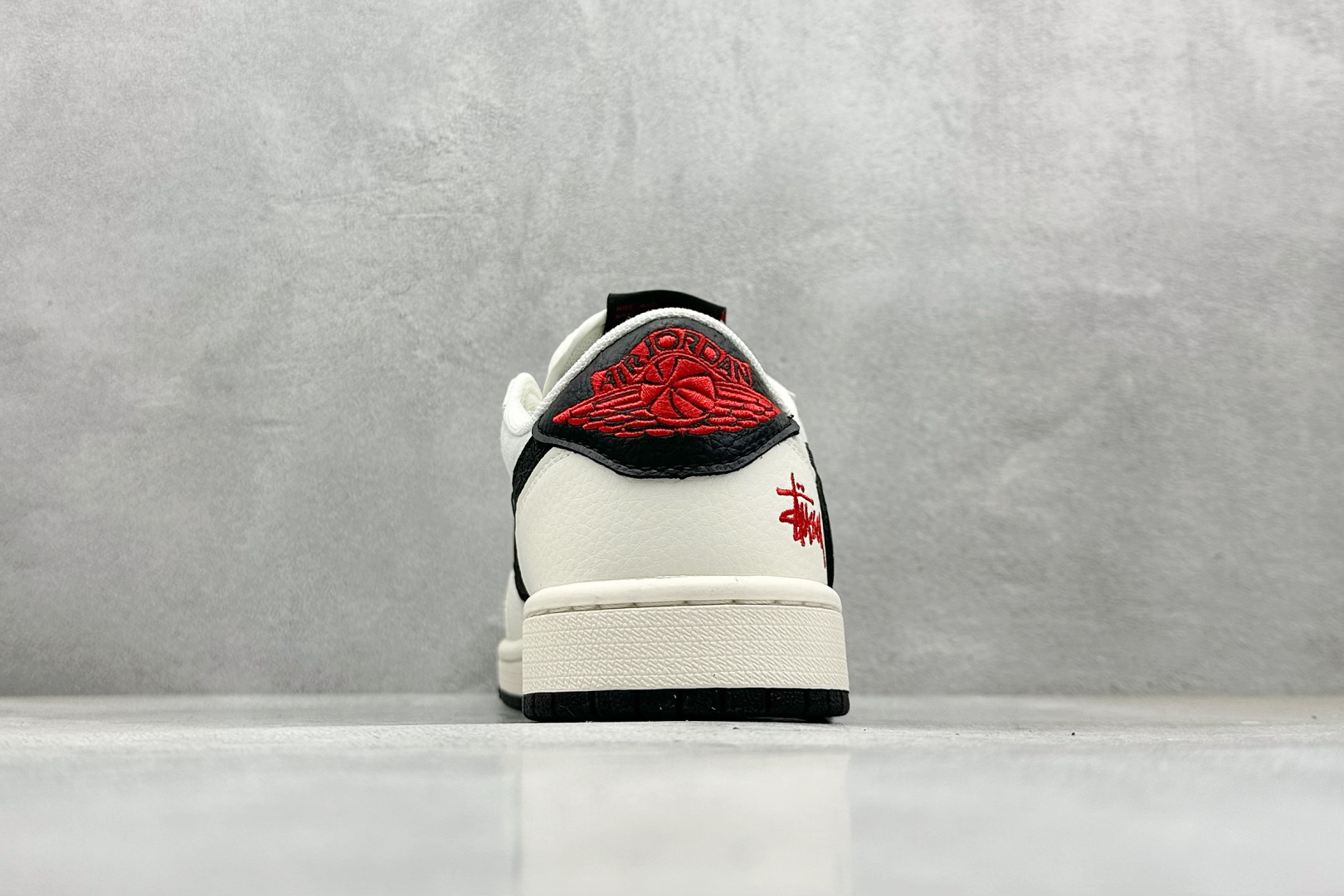 Travis Scott x Nike Air Jordan 1 Low x Stussy
Air