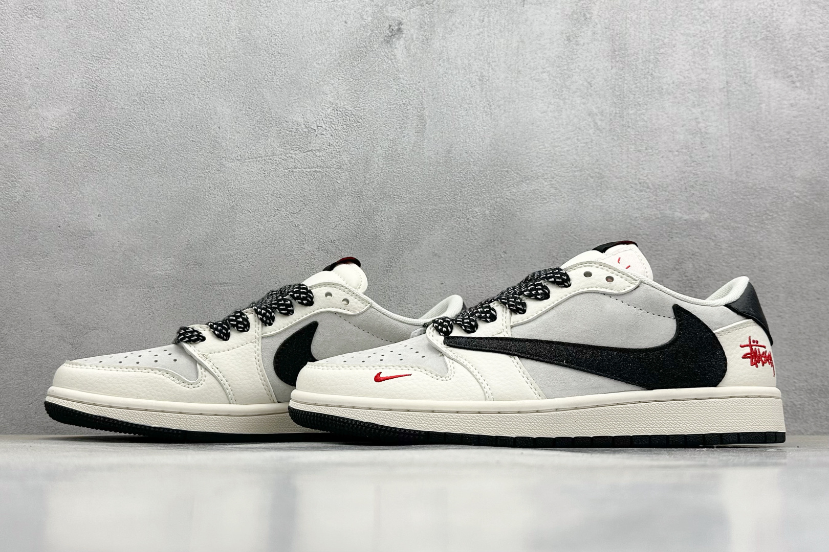 Travis Scott x Nike Air Jordan 1 Low x Stussy
Air
