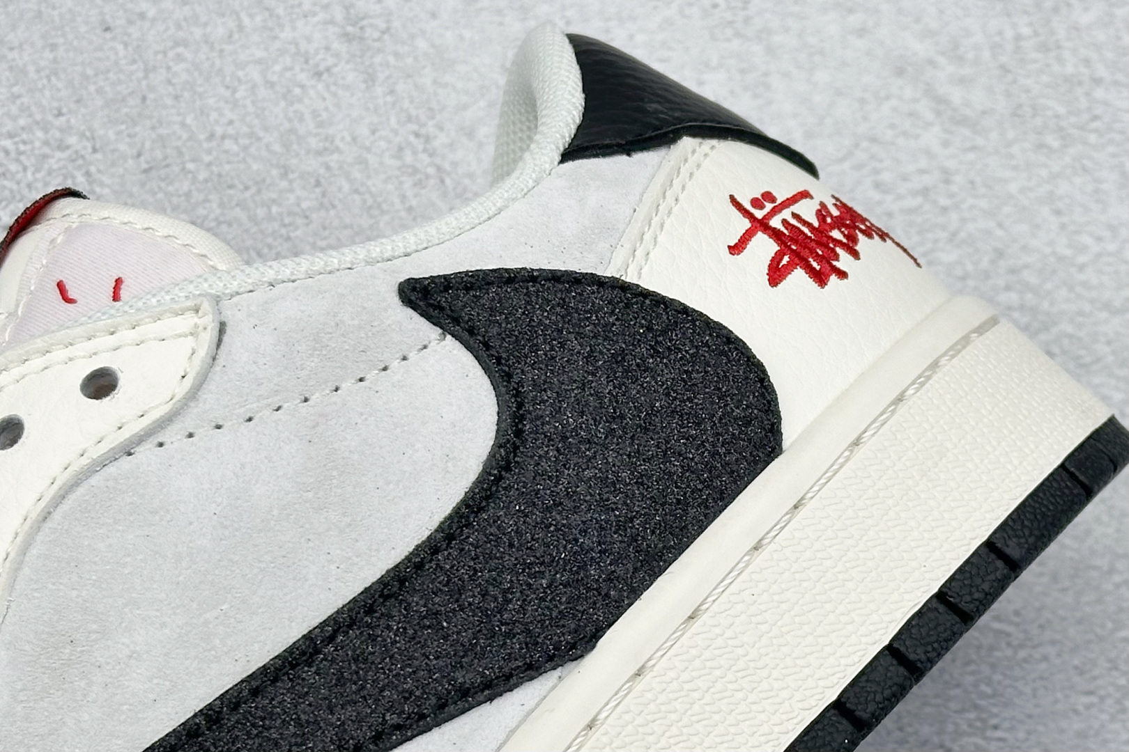 Travis Scott x Nike Air Jordan 1 Low x Stussy
Air