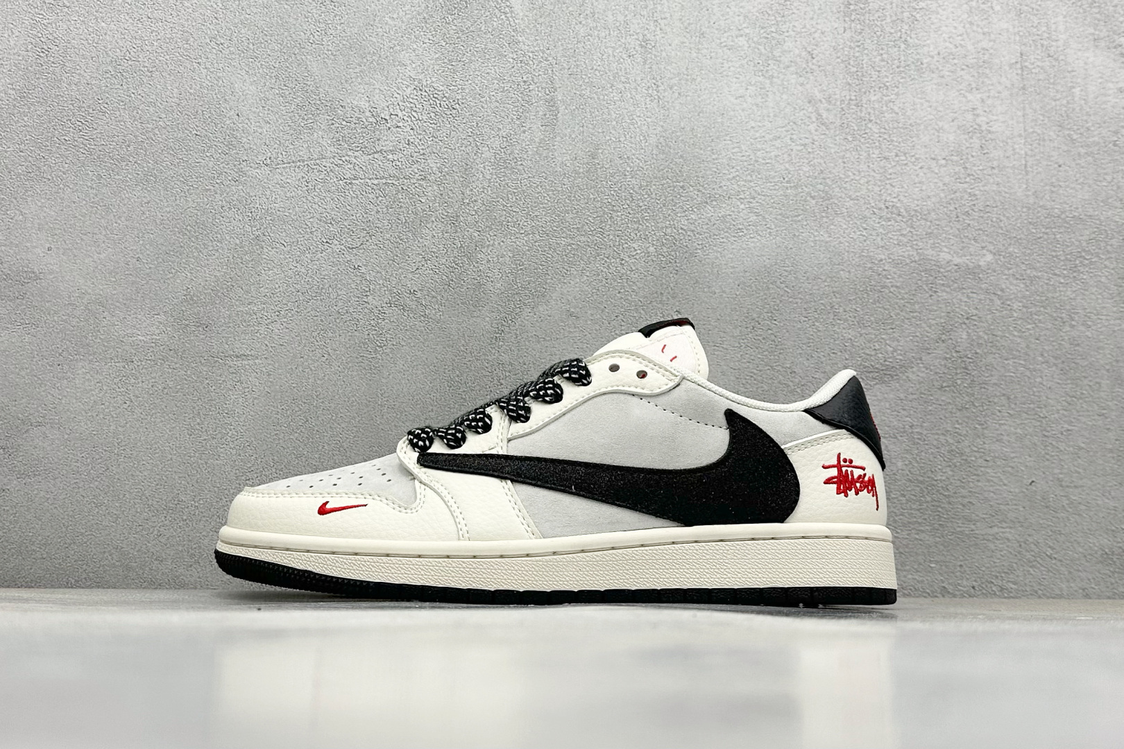 Travis Scott x Nike Air Jordan 1 Low x Stussy
Air