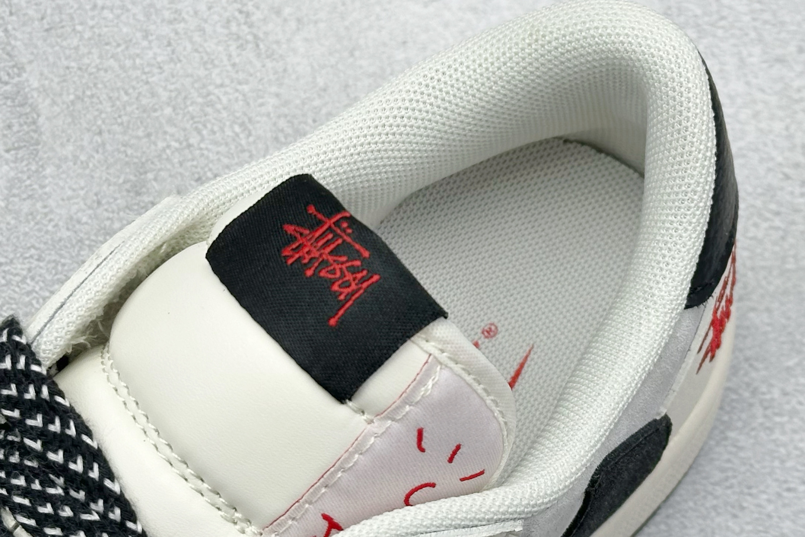 Travis Scott x Nike Air Jordan 1 Low x Stussy
Air