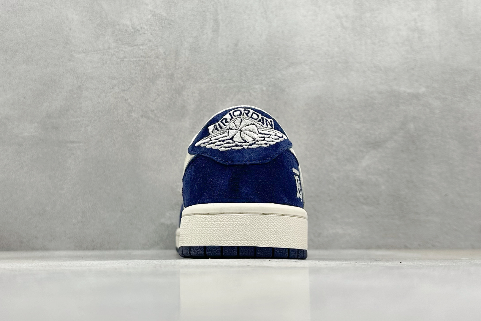 Travis Scott x Nike Air Jordan 1 Low x Burbrry 米蓝