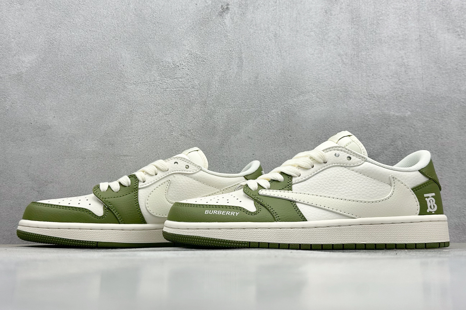 Travis Scott x Nike Air Jordan 1 Low x BURBERRY 米绿