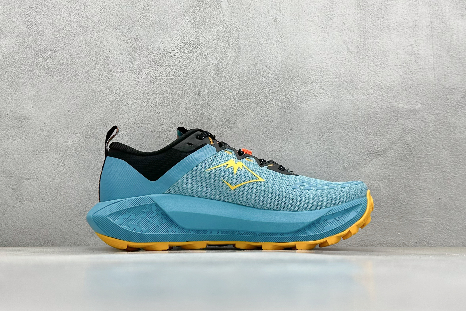  
Asics Gel-Trabuco 13 亚瑟士复古透气休闲鞋缓震耐磨跑步鞋
#鞋面采用无缝线鞋面