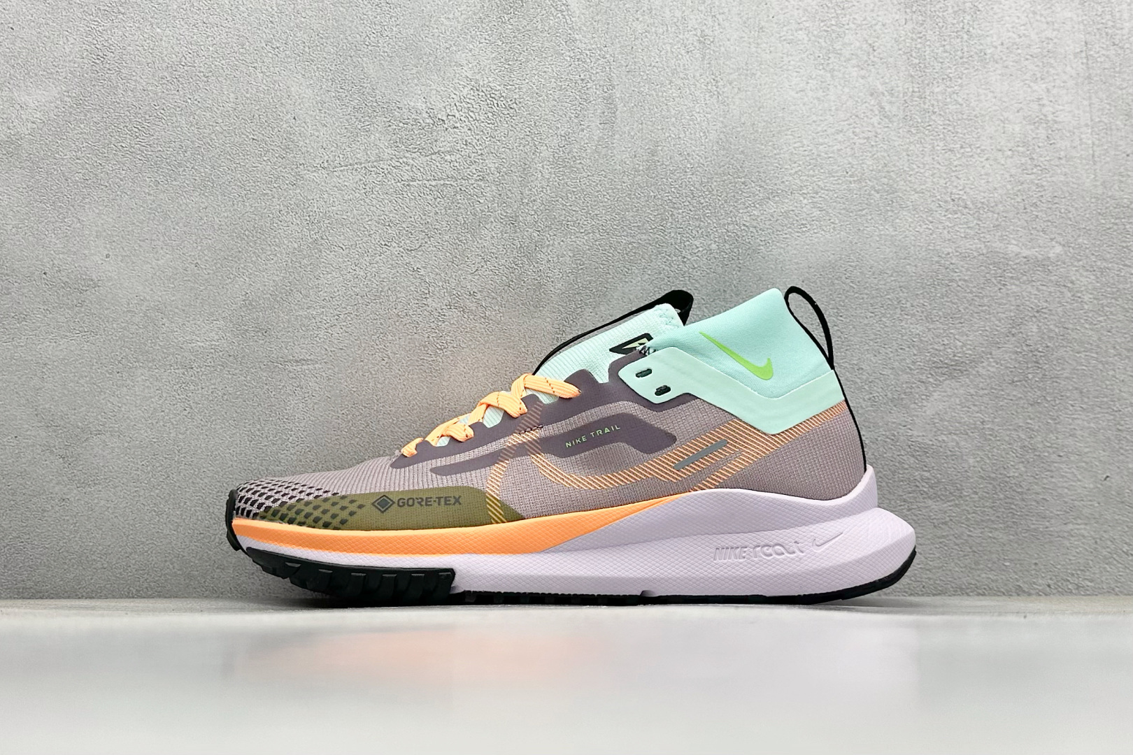  
Nike React Pegasus Trail 4 GORE-TEX 防水越野跑鞋
透过精心打造，