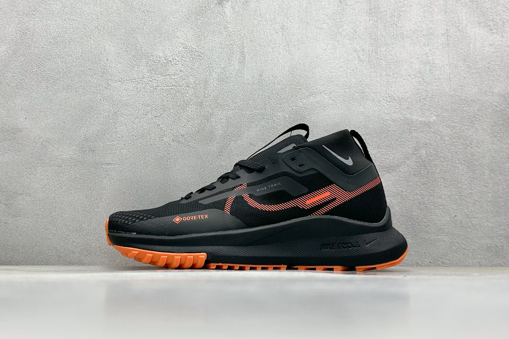  
Nike React Pegasus Trail 4 GORE-TEX 防水越野跑鞋
透过精心打造，