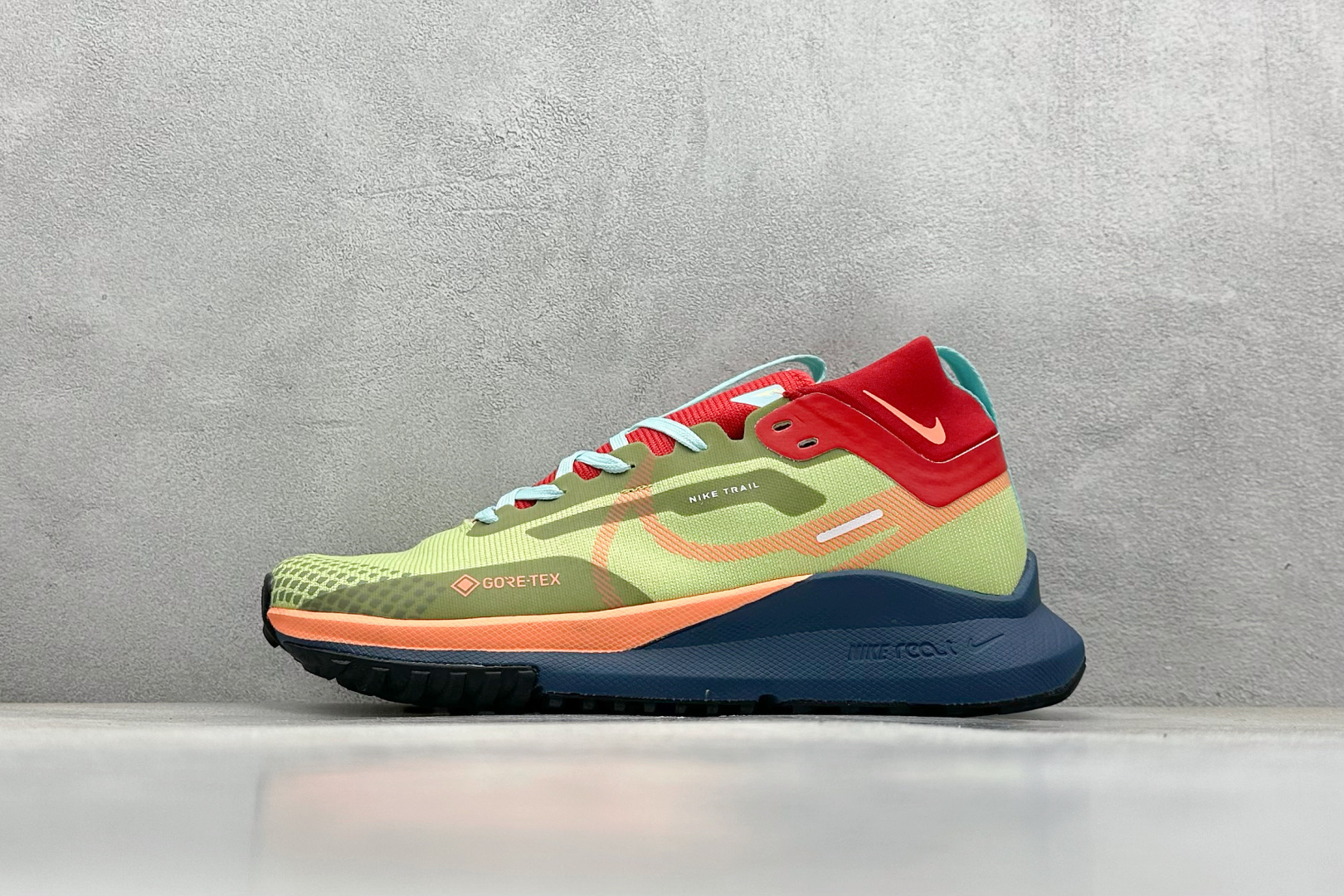  
Nike React Pegasus Trail 4 GORE-TEX 防水越野跑鞋
透过精心打造，