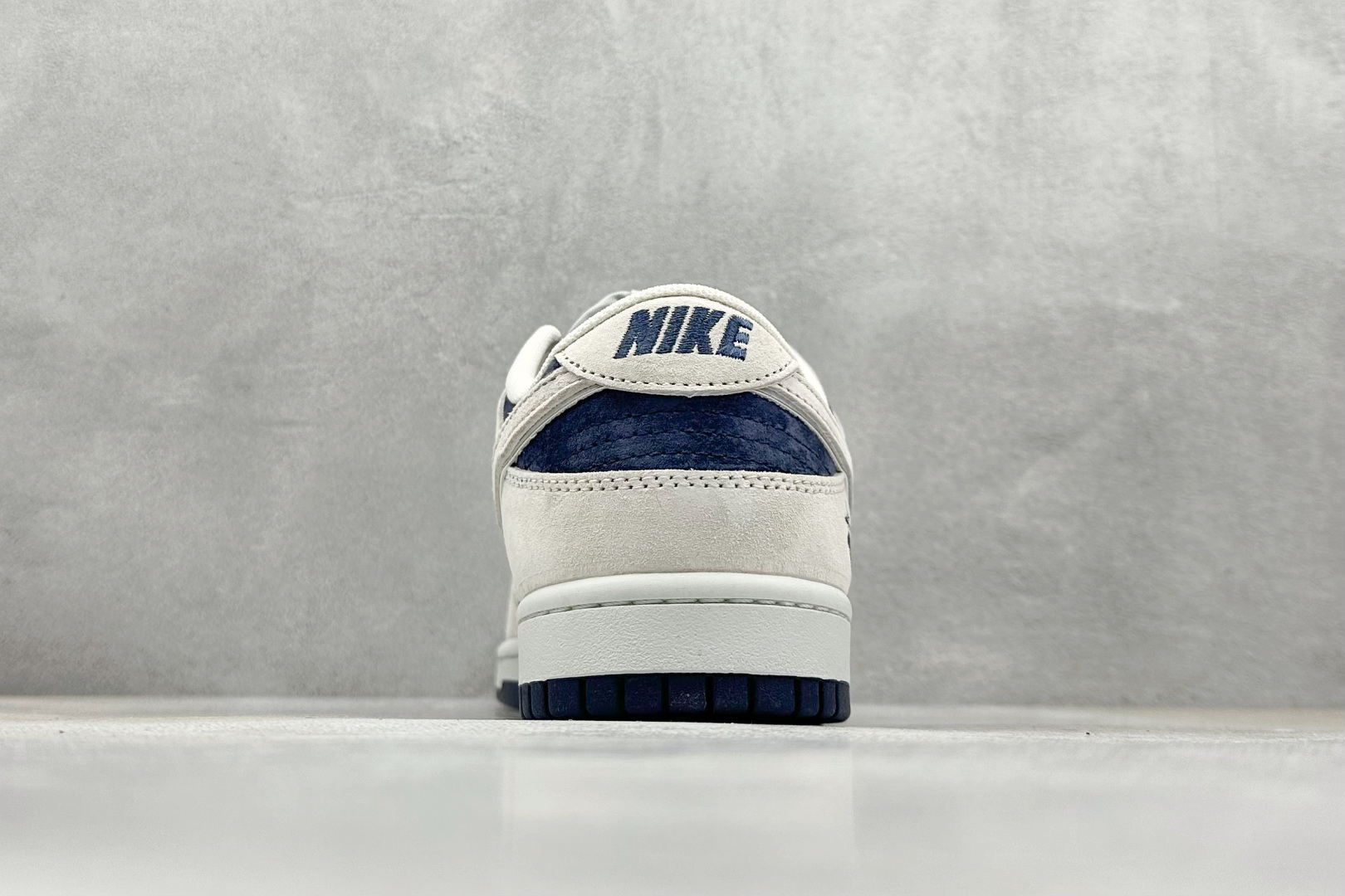  终端放店
XC版 Nike SB Dunk Low x Stussy 斯图西联名-灰蓝 
纯原大厂出品