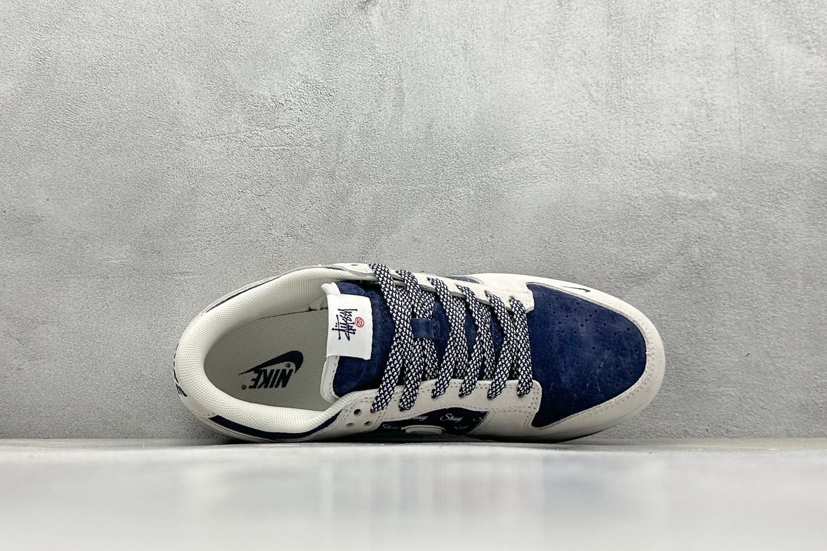  终端放店
XC版 Nike SB Dunk Low x Stussy 斯图西联名-灰蓝 
纯原大厂出品