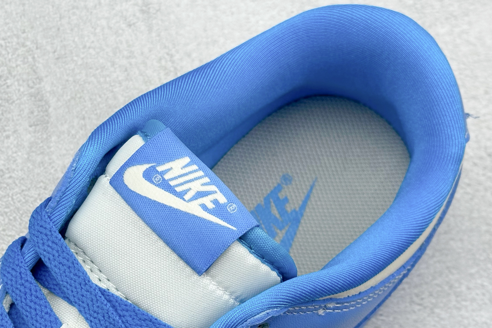 终端放店
XC版 Nike SB Dunk Low x MLB 蓝白小钩
纯原大厂出品 极力推荐
原装