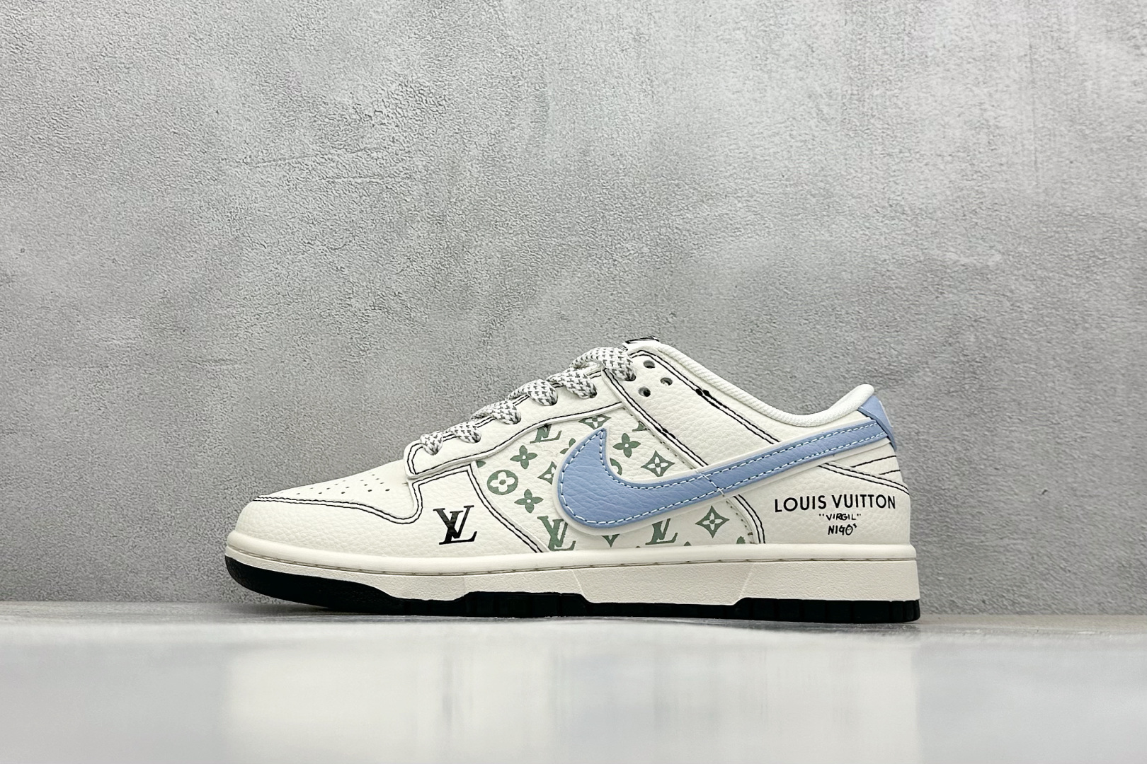  终端放店
XC版 Nike SB Dunk Low x Louis Vuitton 白蓝
纯原大厂出品