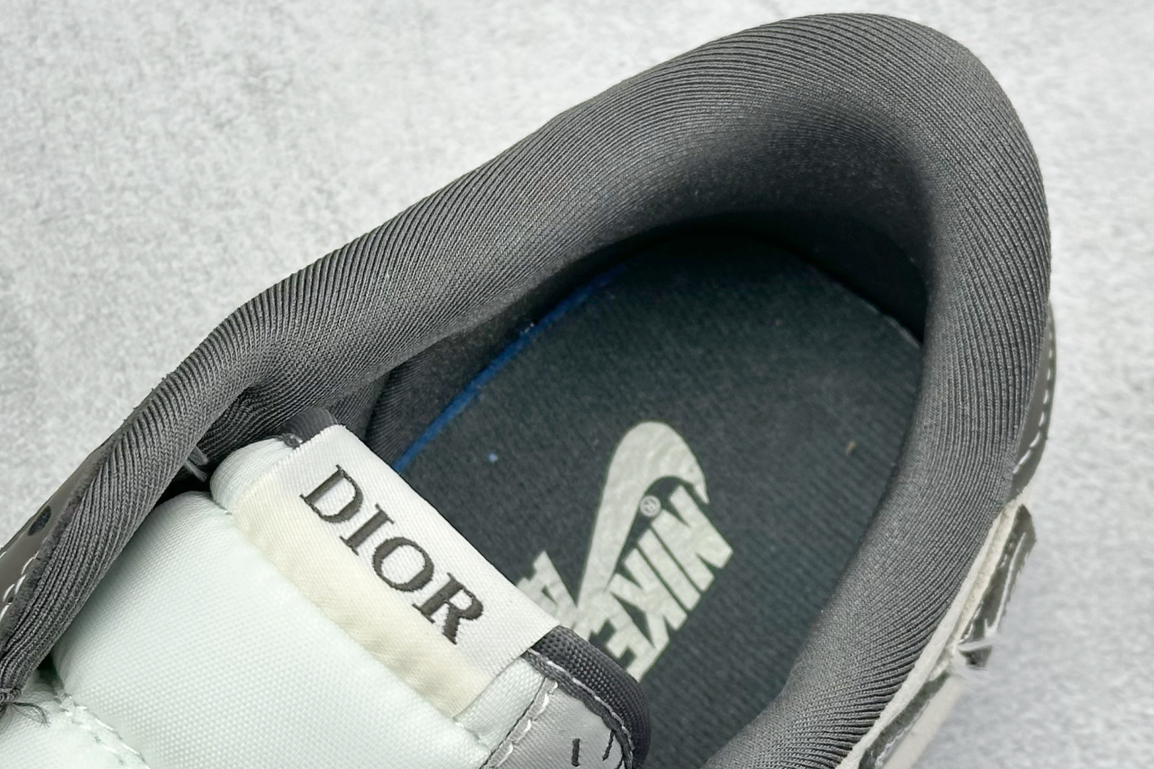 终端放店
XC版 Travis Scott x Fragment Design x Air Jorda