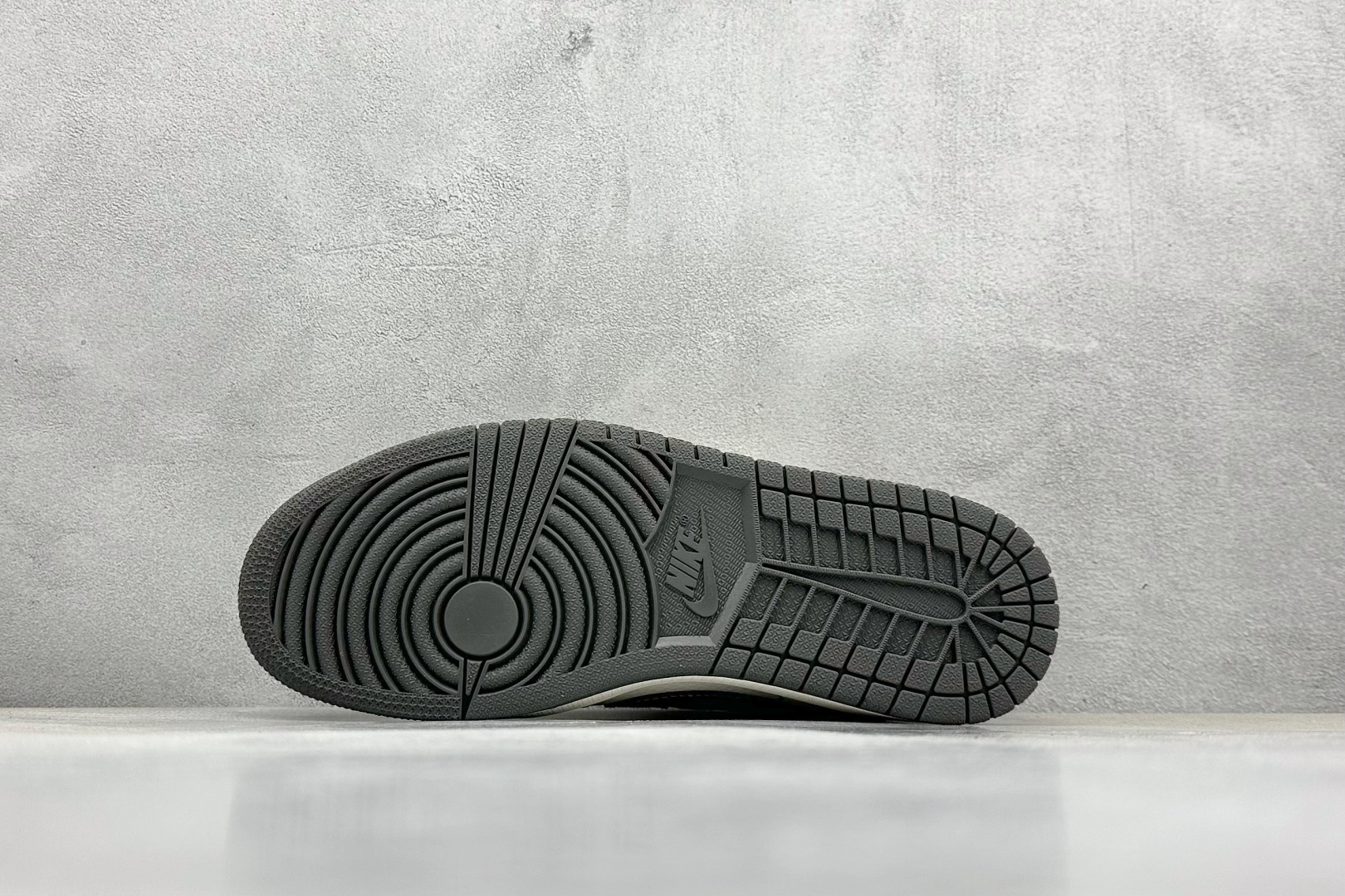 终端放店
XC版 Travis Scott x Fragment Design x Air Jorda