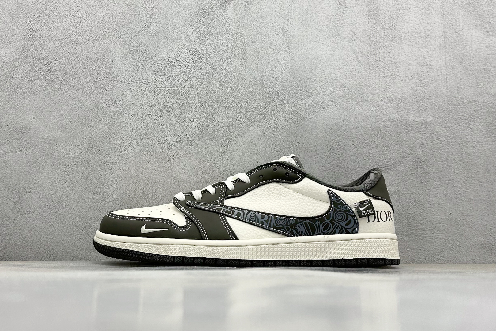 终端放店
XC版 Travis Scott x Fragment Design x Air Jorda
