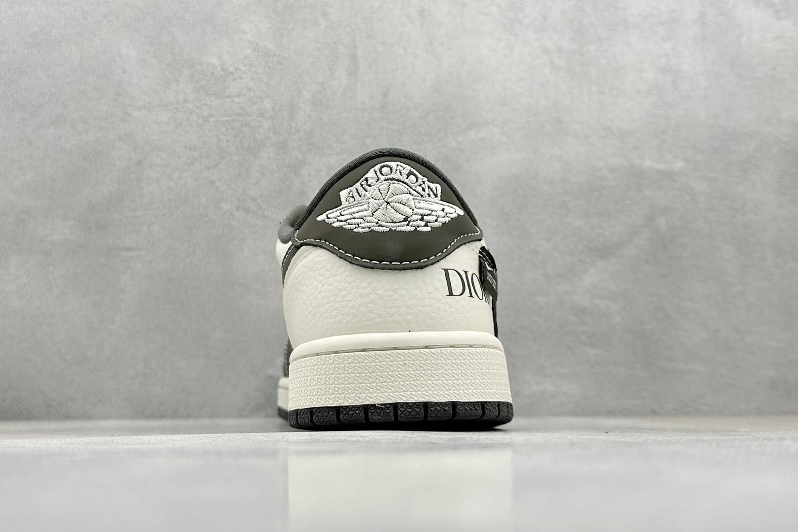 终端放店
XC版 Travis Scott x Fragment Design x Air Jorda