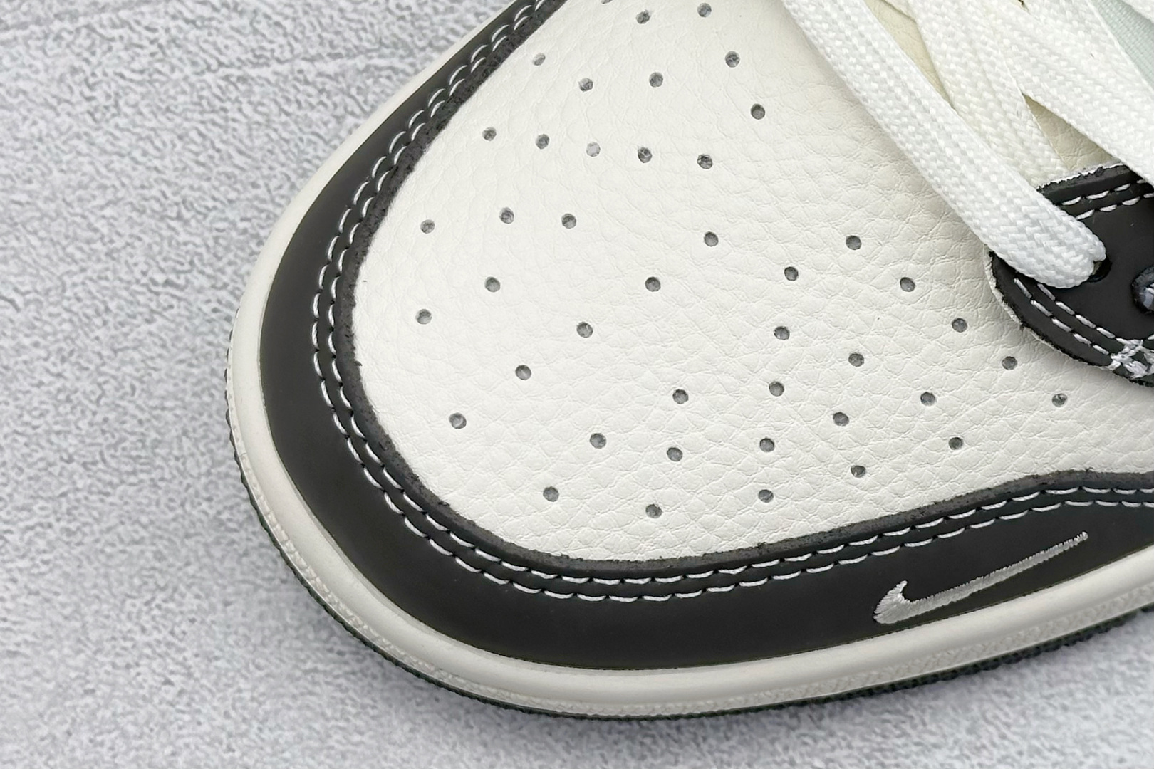 终端放店
XC版 Travis Scott x Fragment Design x Air Jorda
