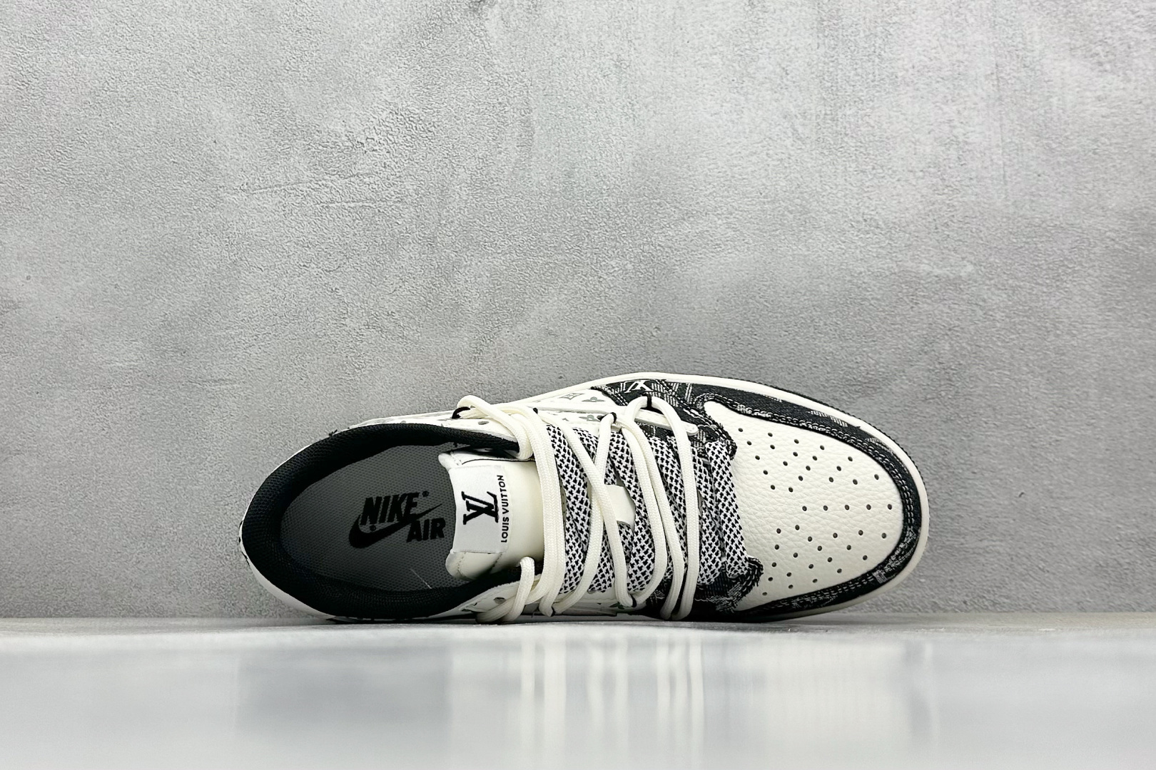 终端放店
XC版 Travis Scott x Fragment Design x Air Jorda
